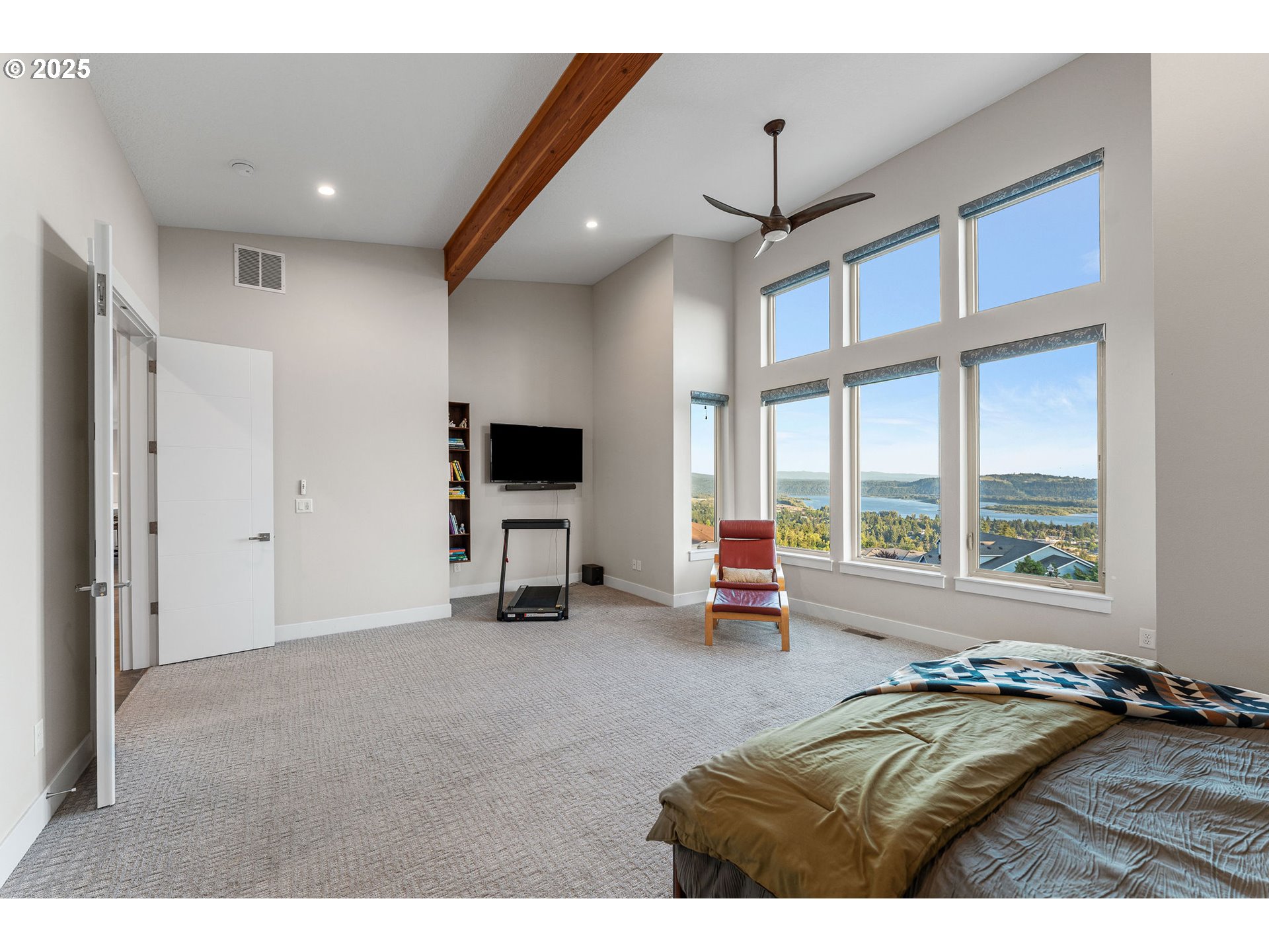 221 W DOGWOOD ST