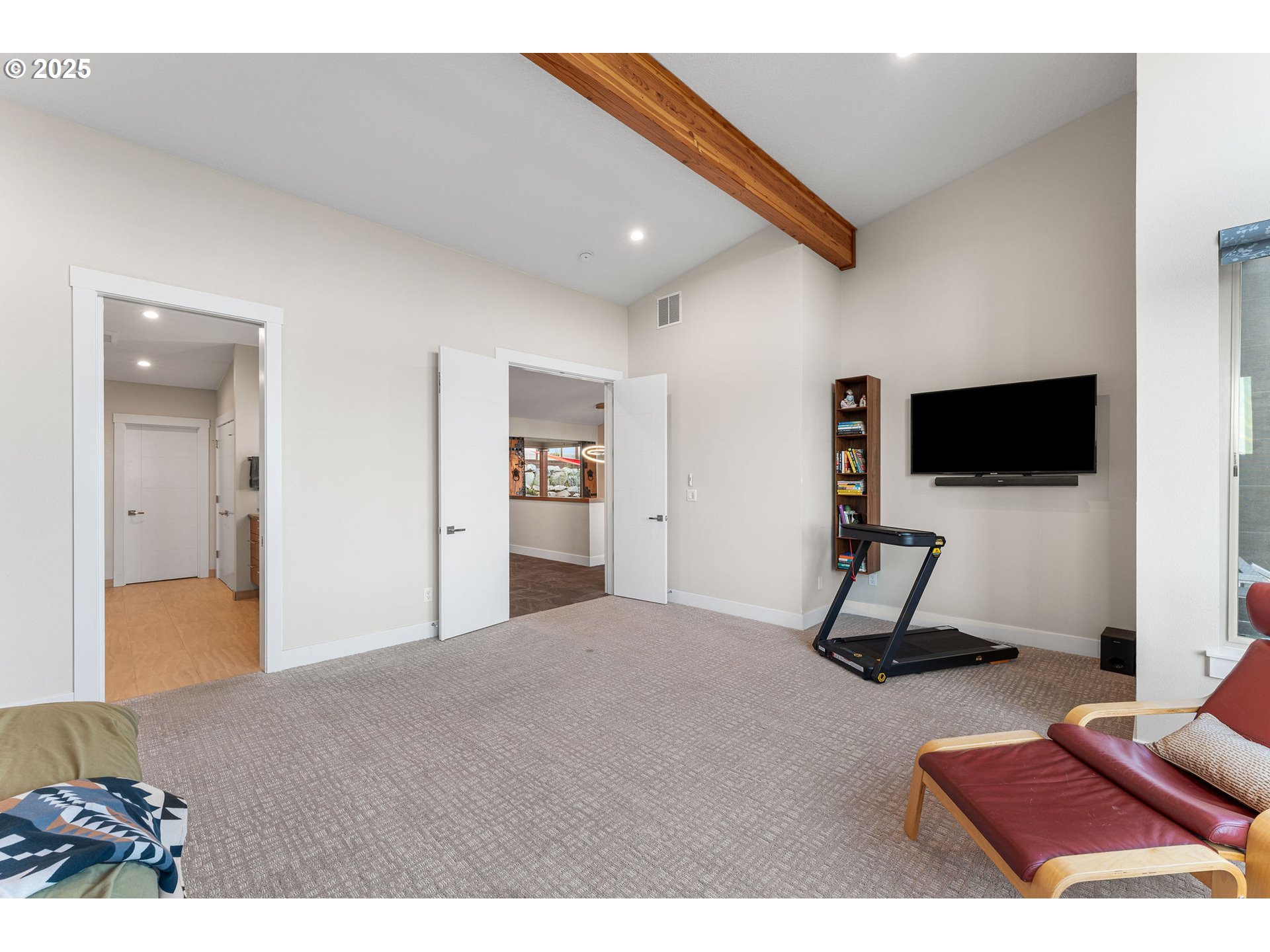 221 W DOGWOOD ST