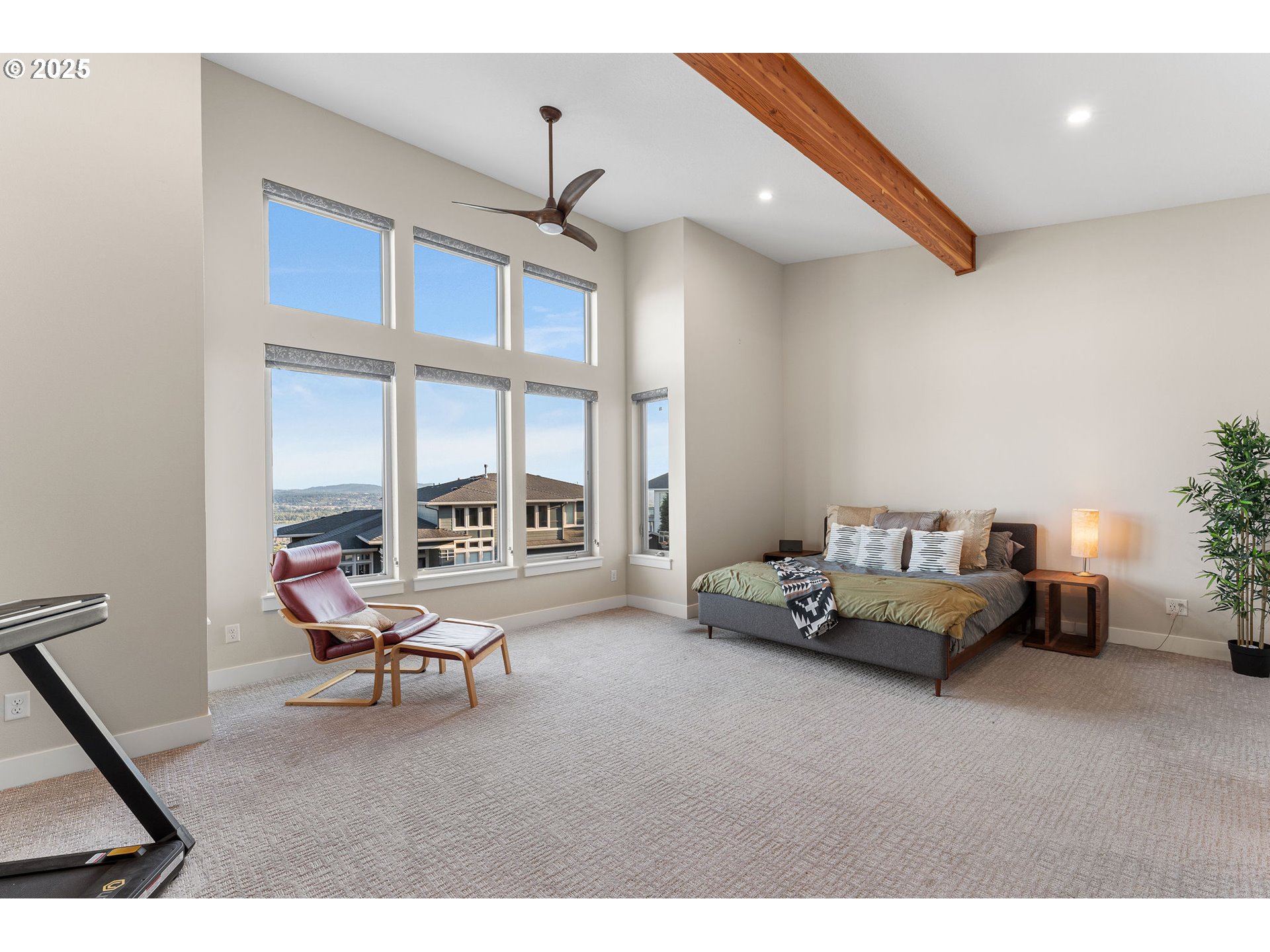 221 W DOGWOOD ST