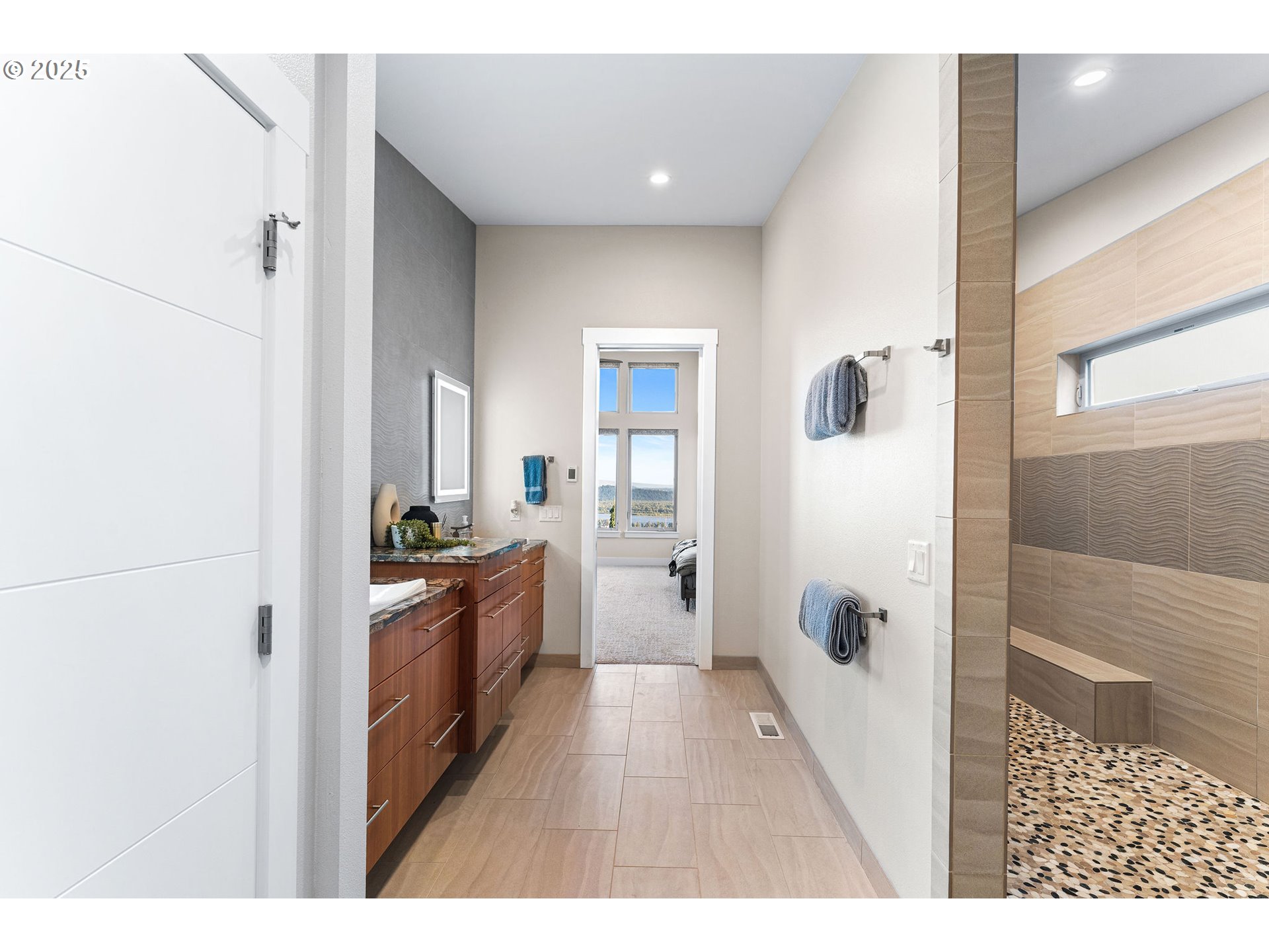 221 W DOGWOOD ST