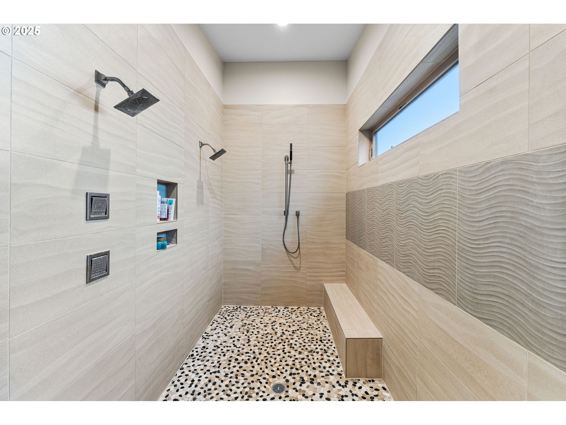 221 W DOGWOOD ST