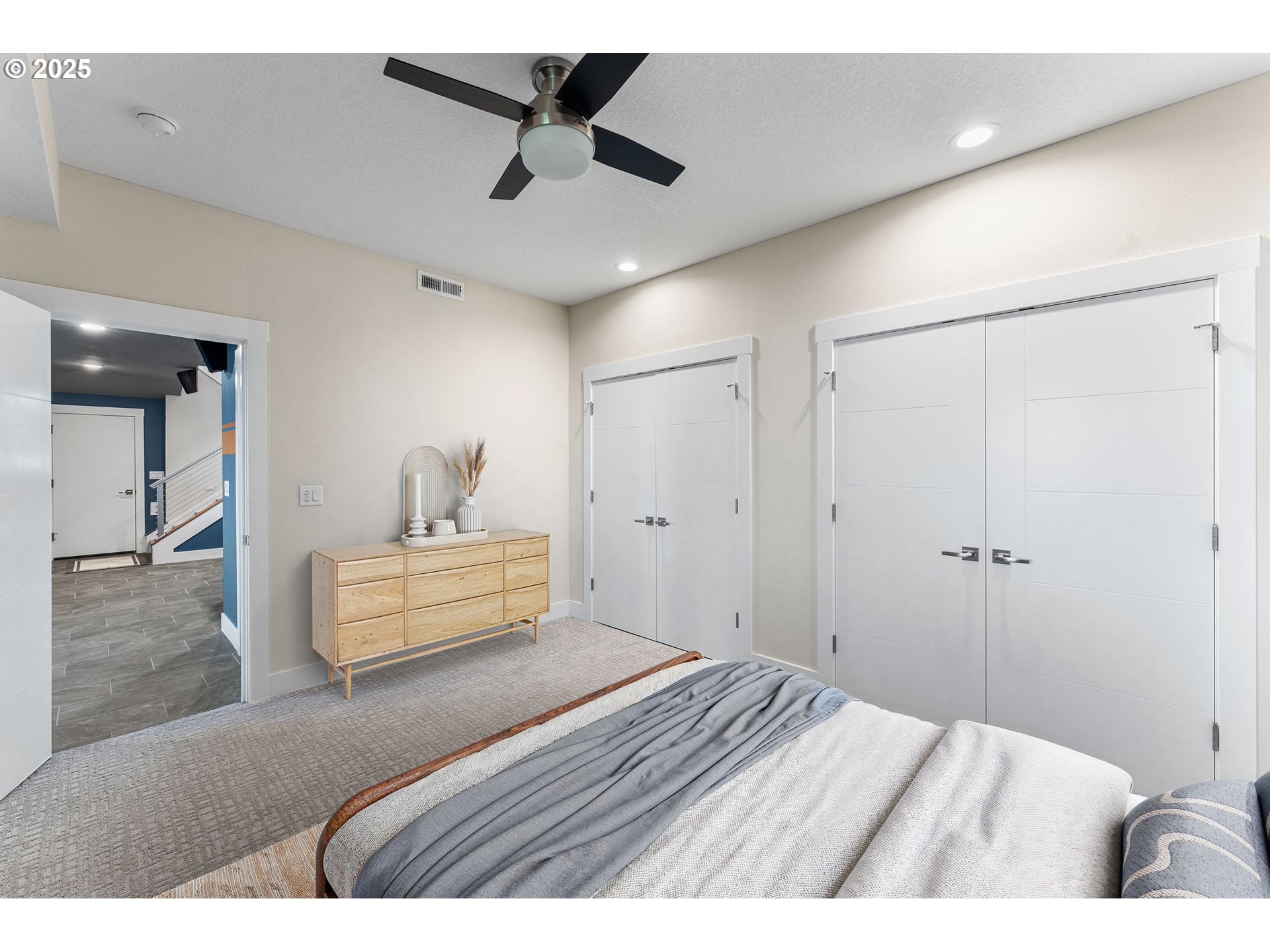 221 W DOGWOOD ST