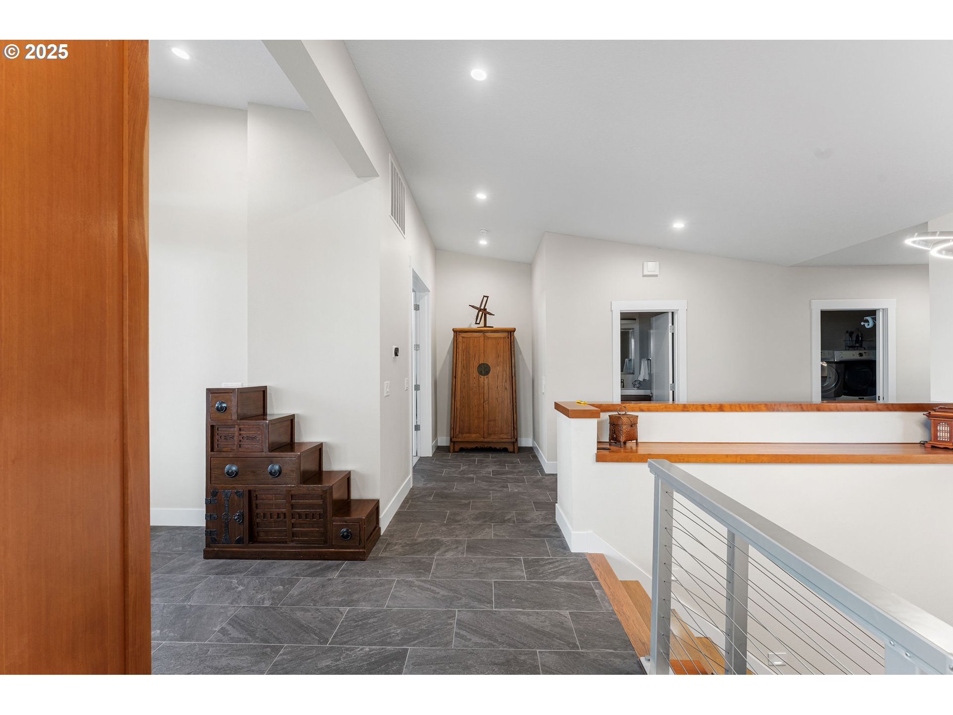 221 W DOGWOOD ST