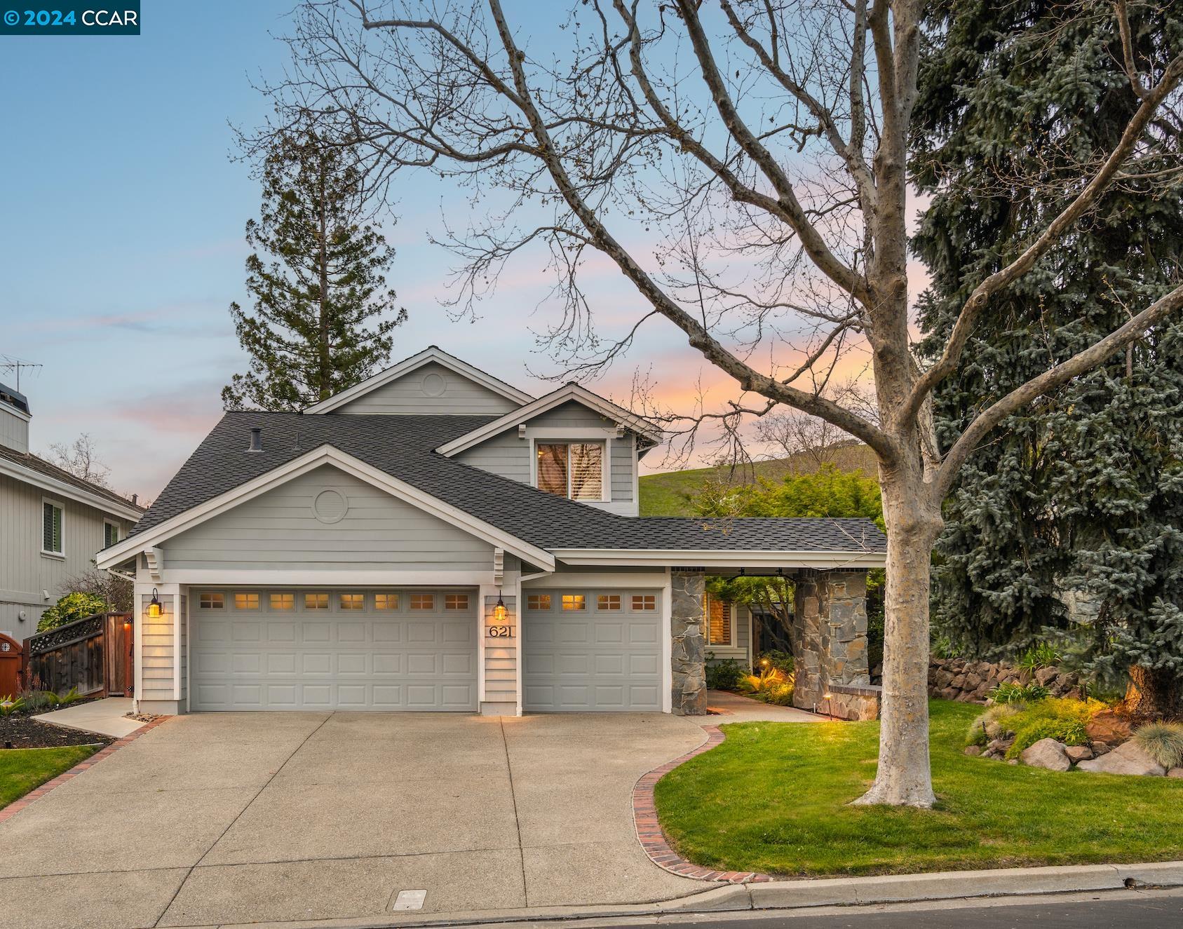 621 Birchwood Ct