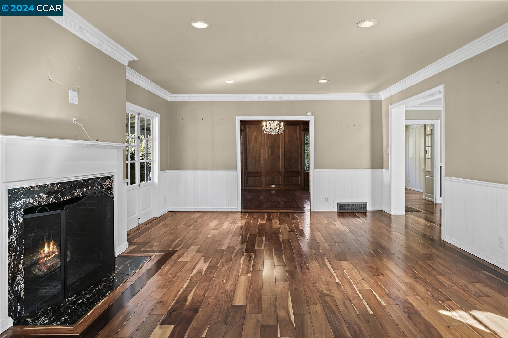 1110 Douglas Ct