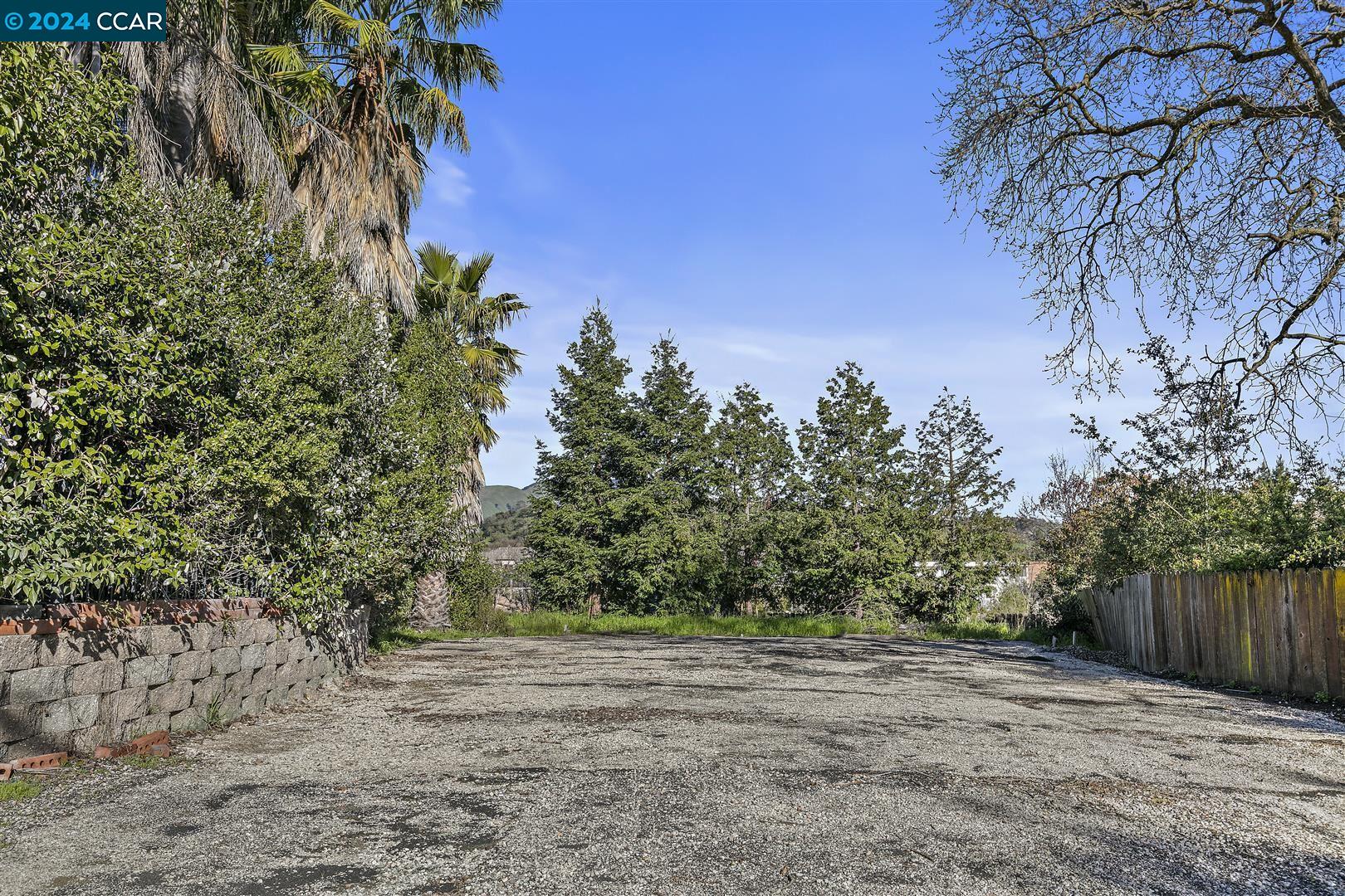 1110 Douglas Ct