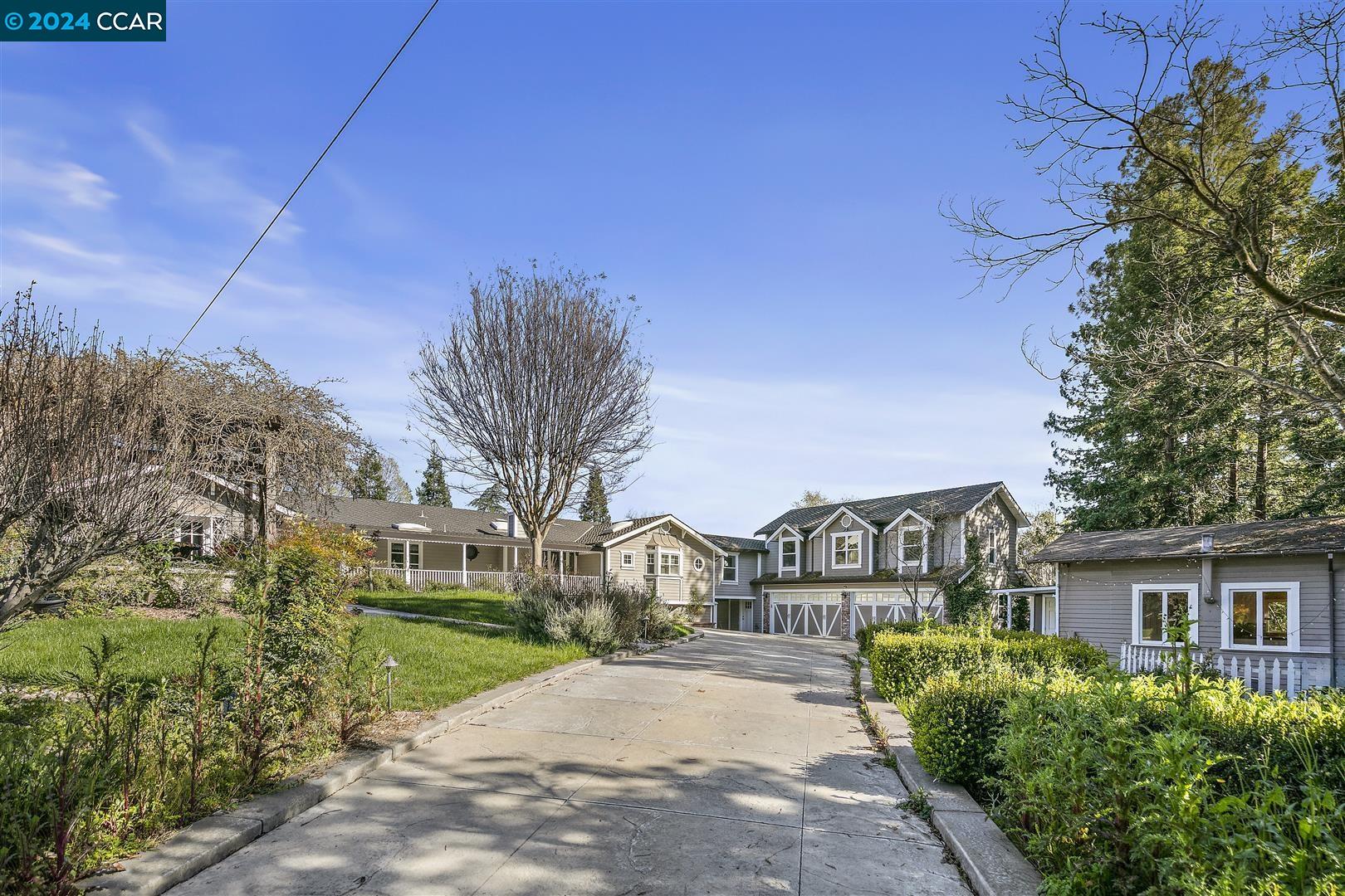 1110 Douglas Ct