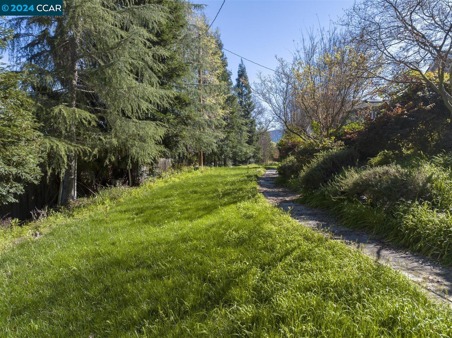 1110 Douglas Ct