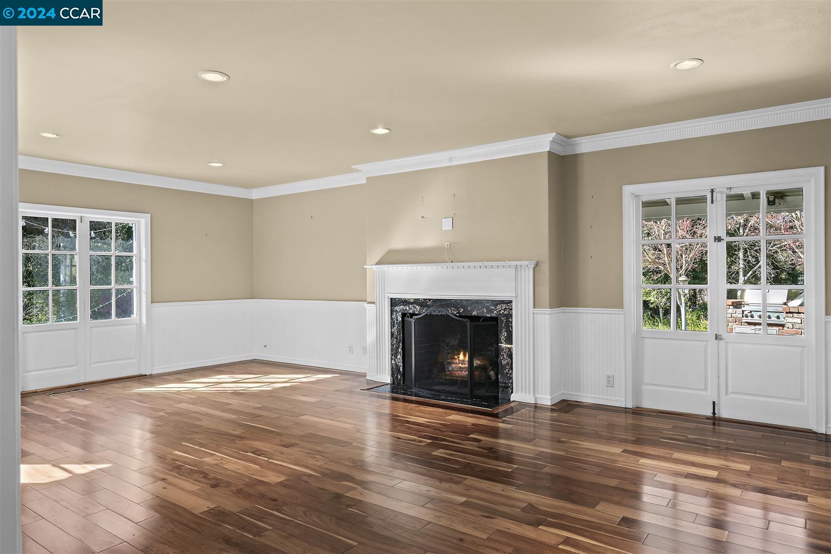 1110 Douglas Ct