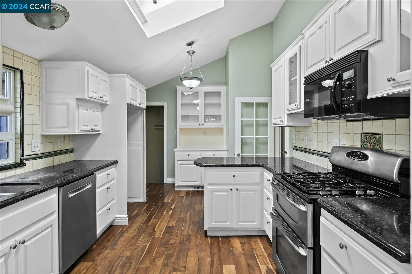 1110 Douglas Ct