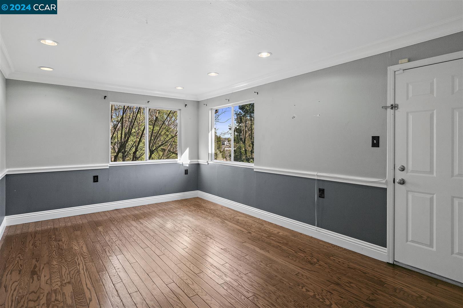 1110 Douglas Ct