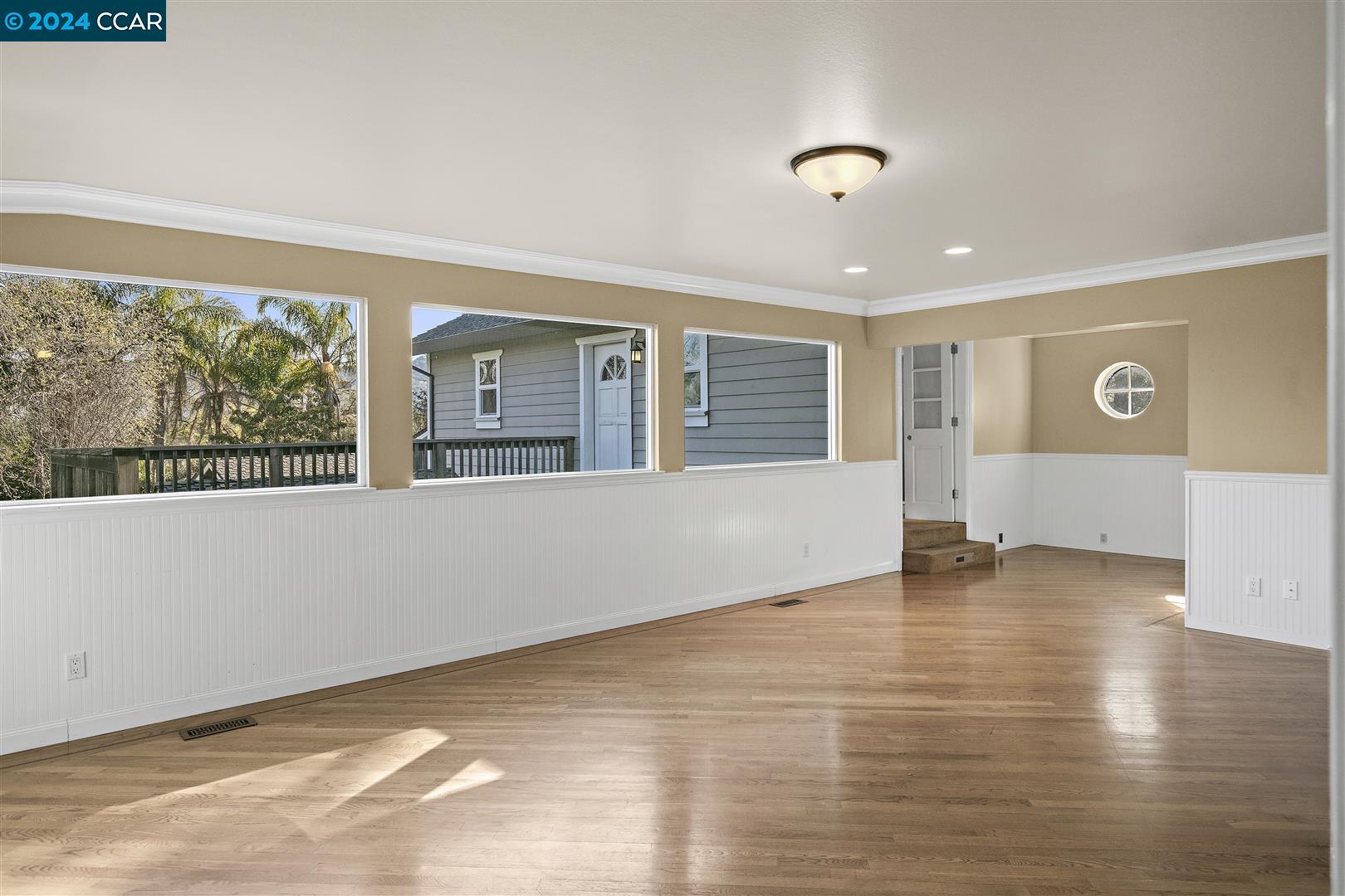 1110 Douglas Ct