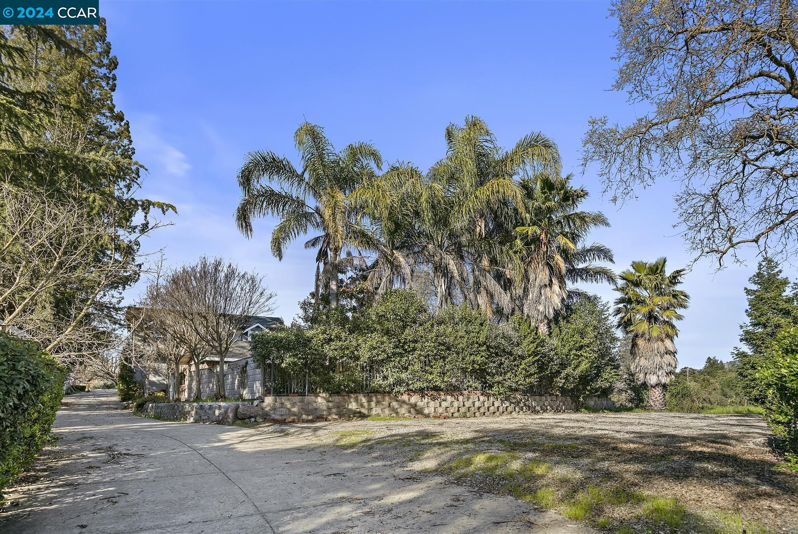 1110 Douglas Ct