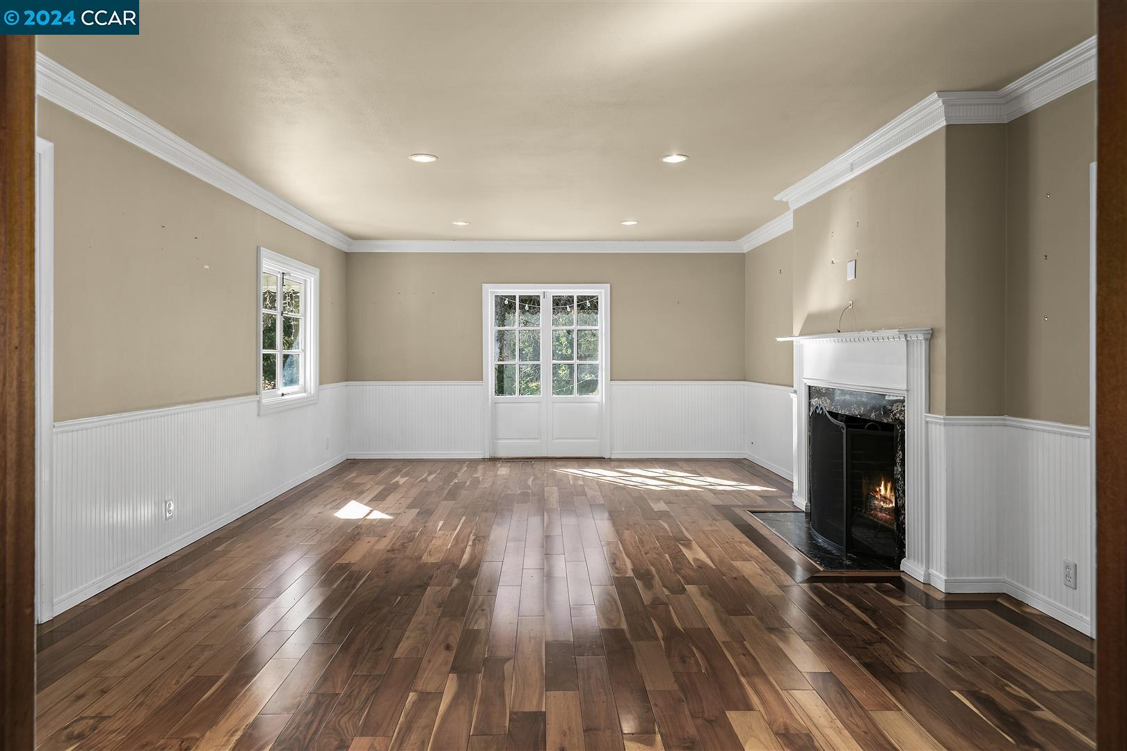 1110 Douglas Ct