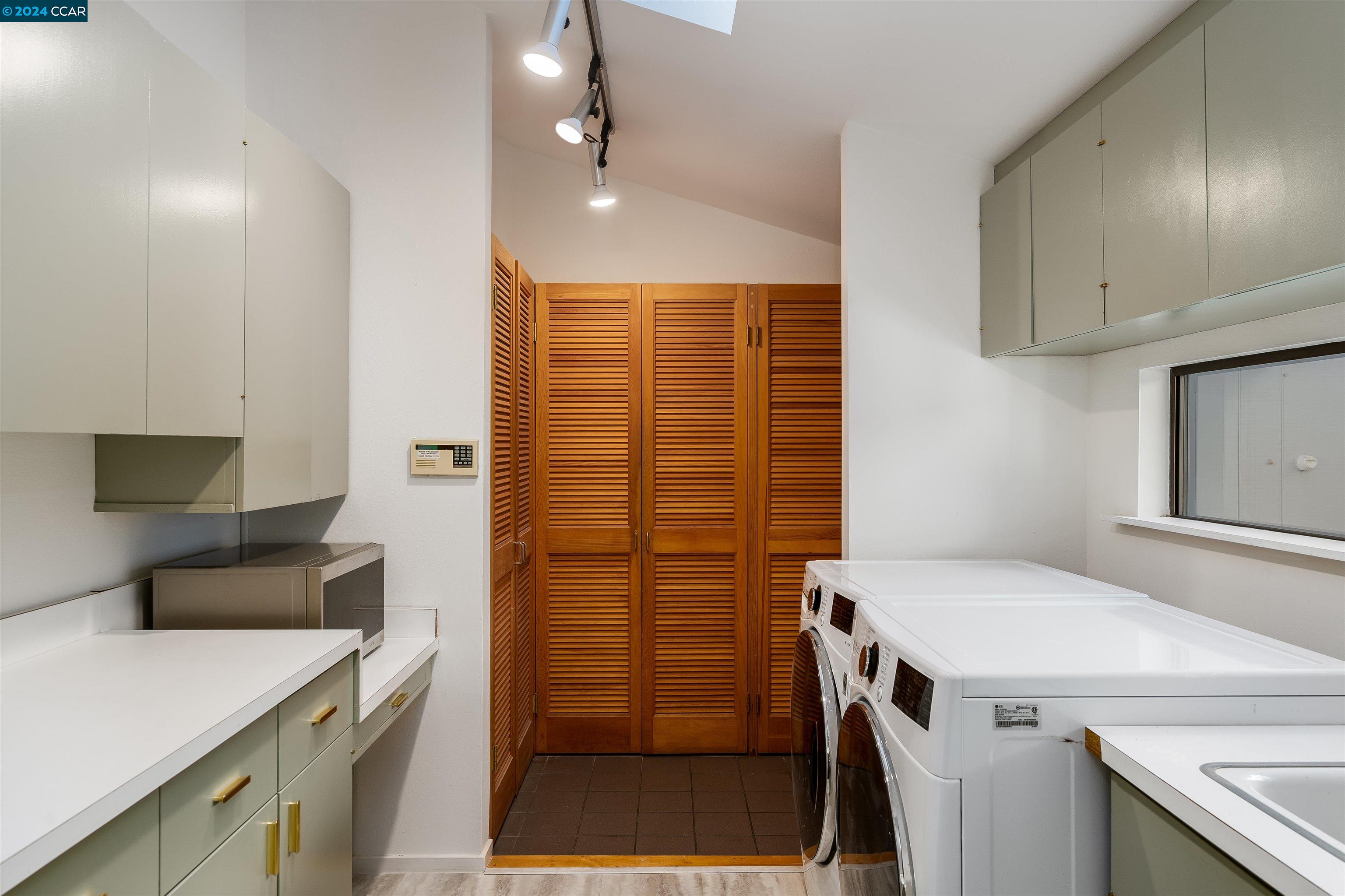 336 Castle Crest Road