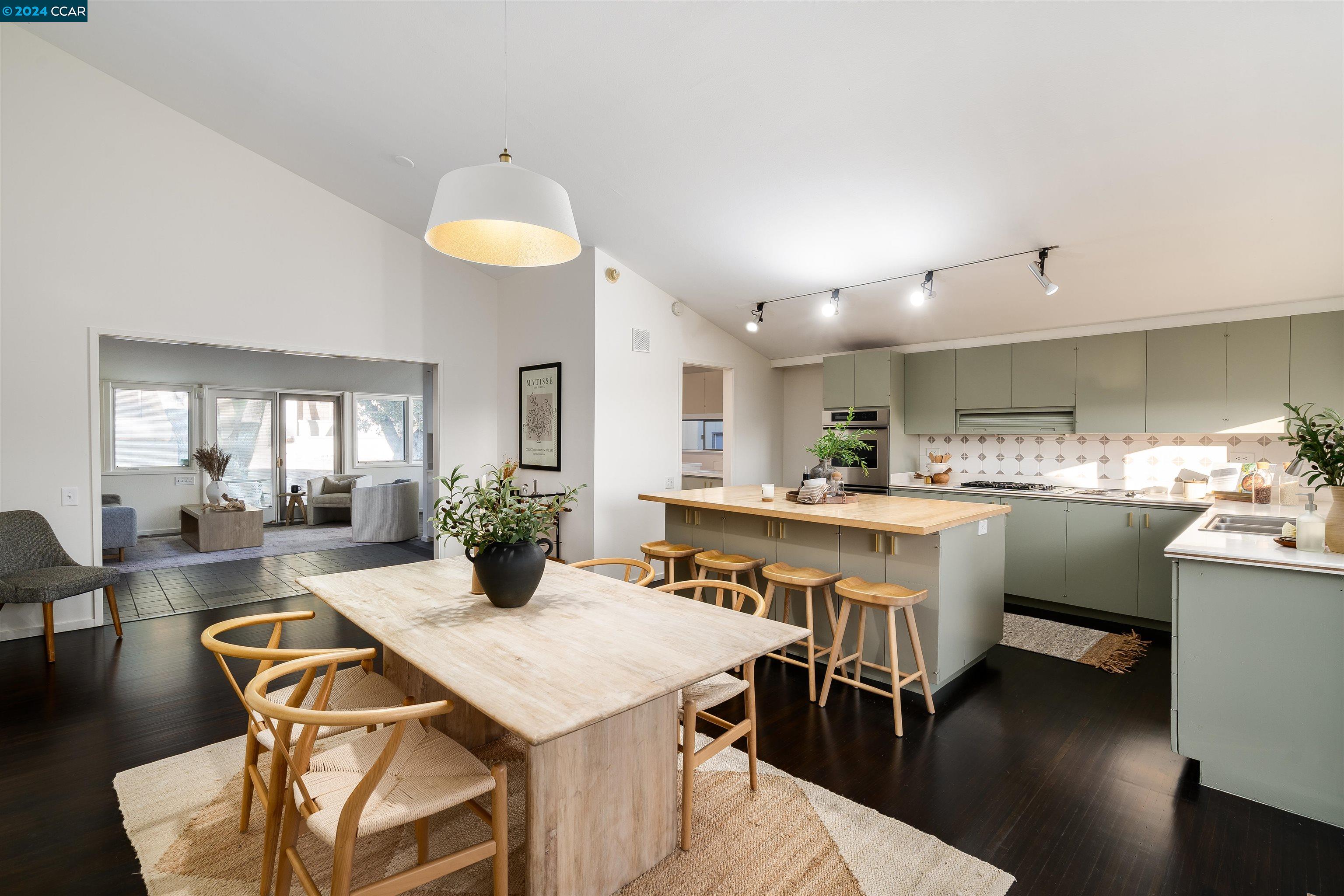 336 Castle Crest Road