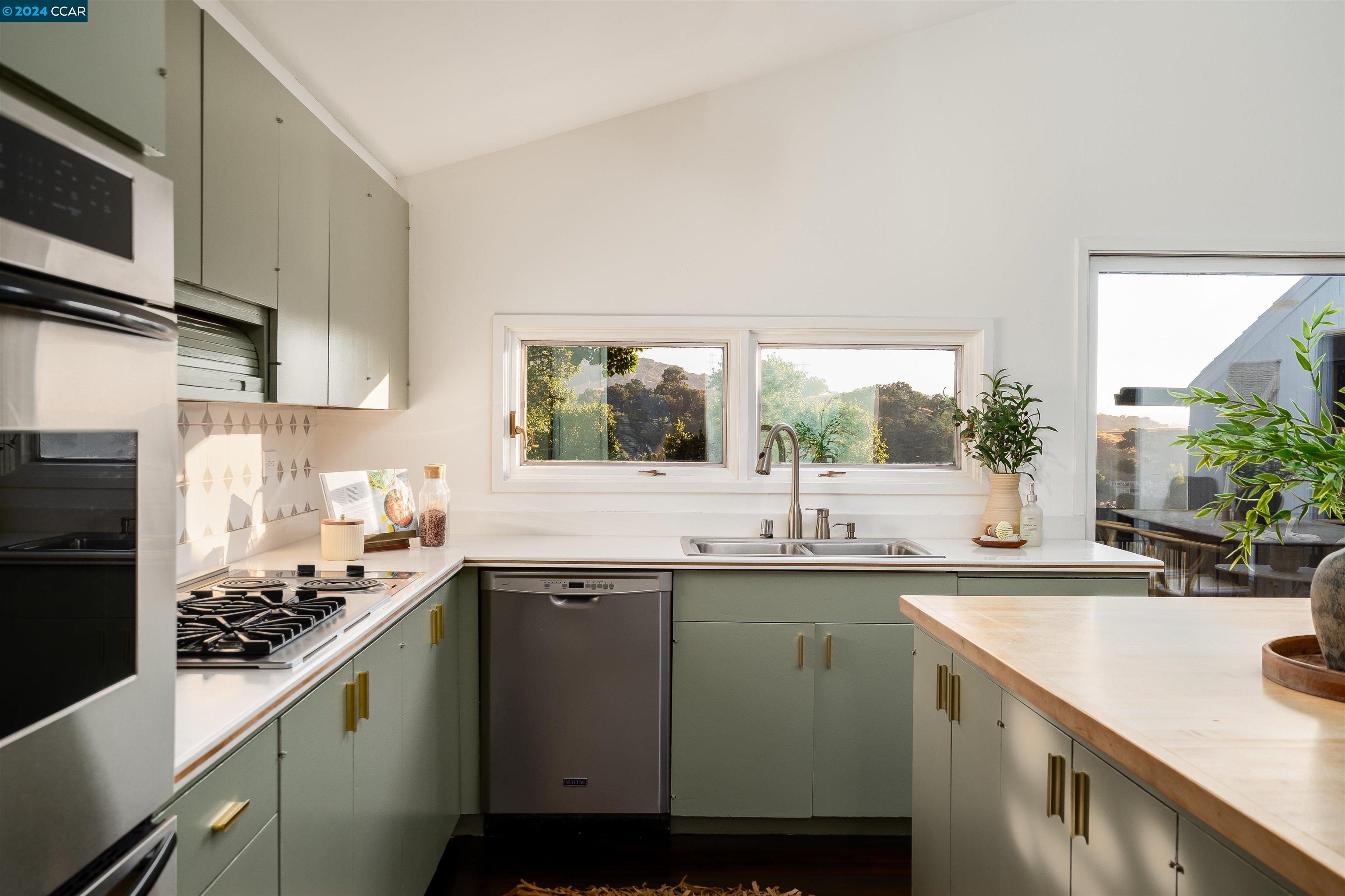 336 Castle Crest Road