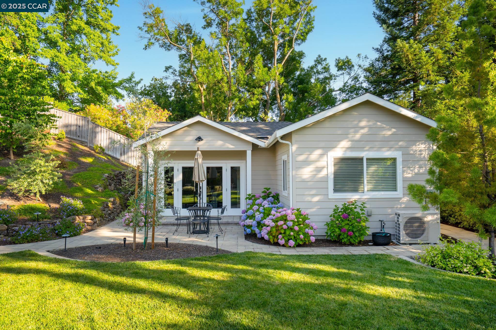 1227 Dutch Mill Dr