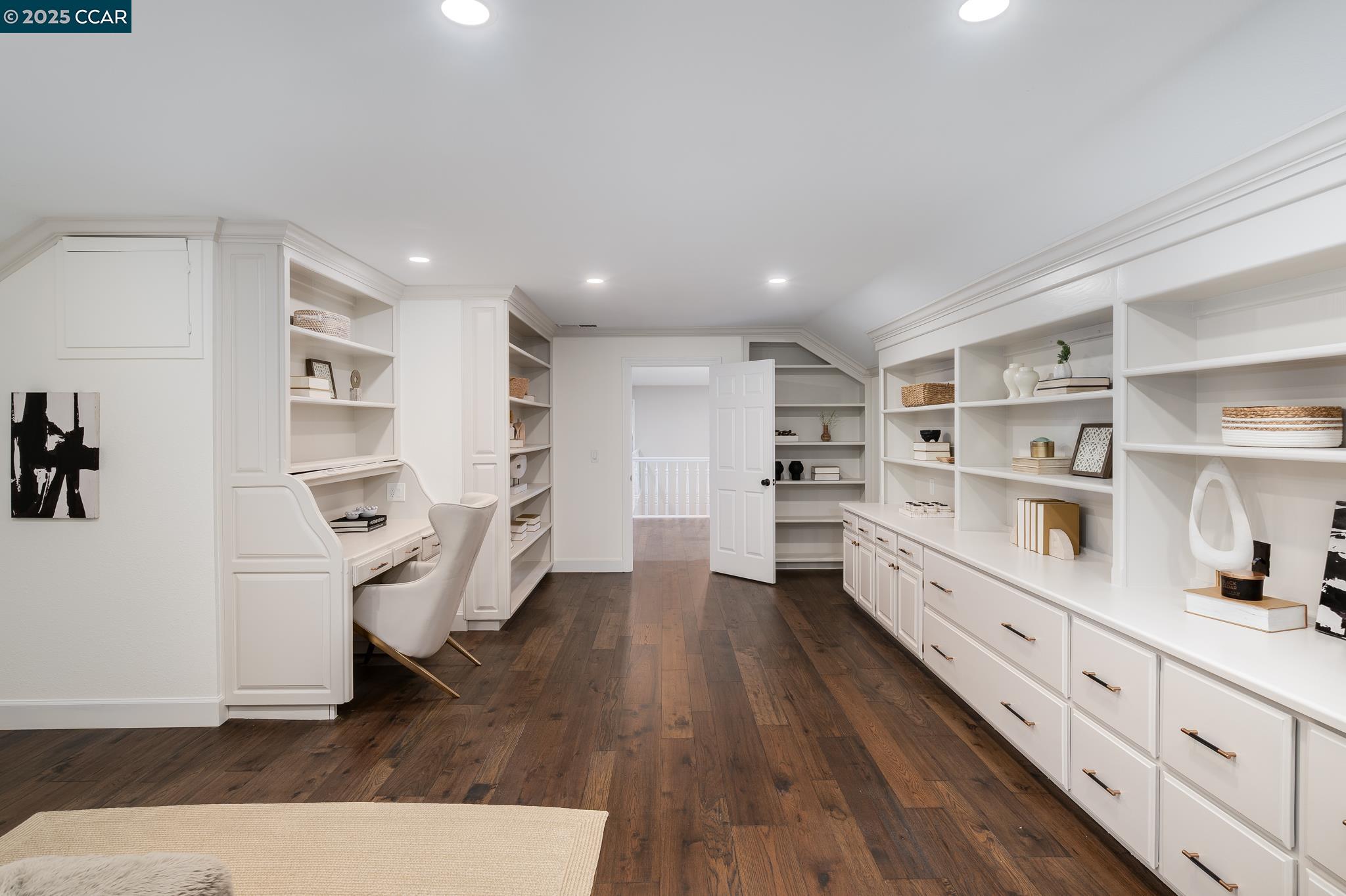 3284 Blackhawk Meadow Dr