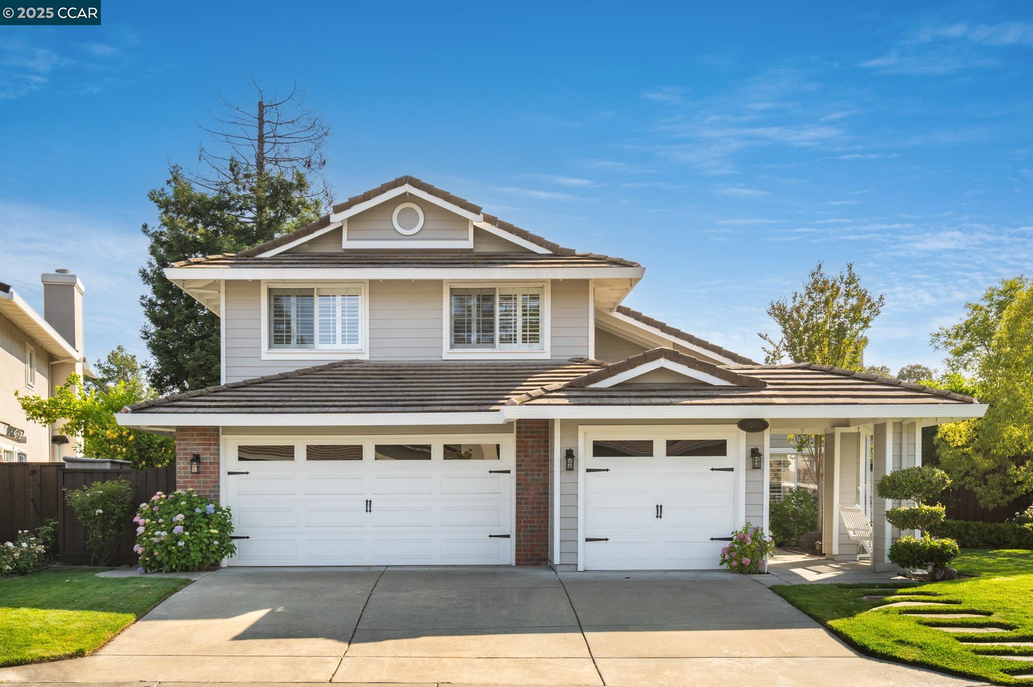 2060 Canyon Crest Ave