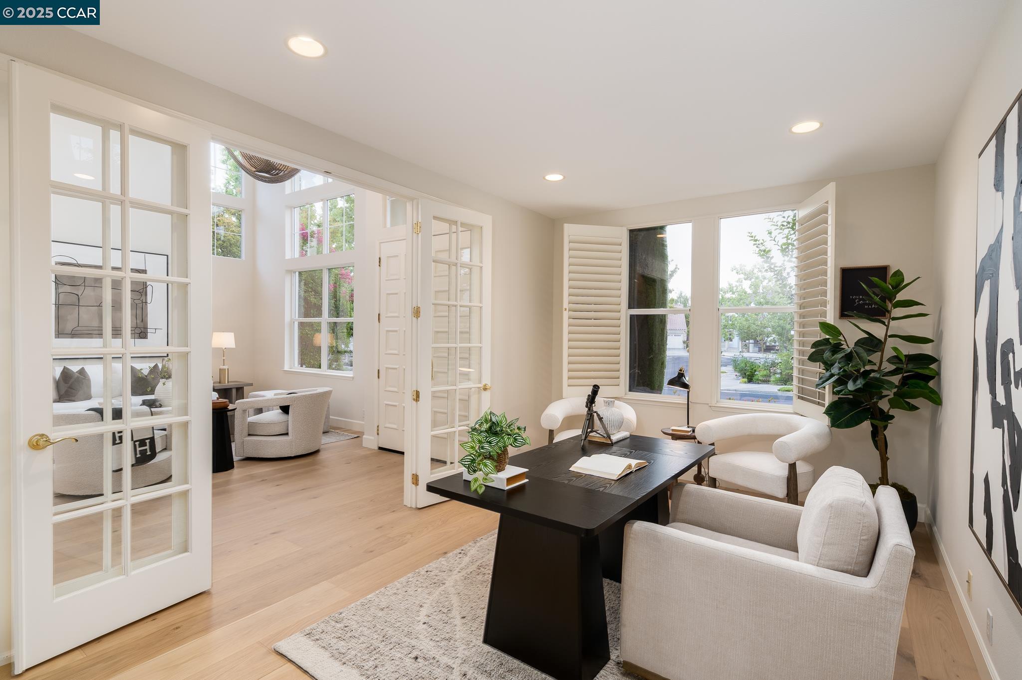 9356 Mediar Dr