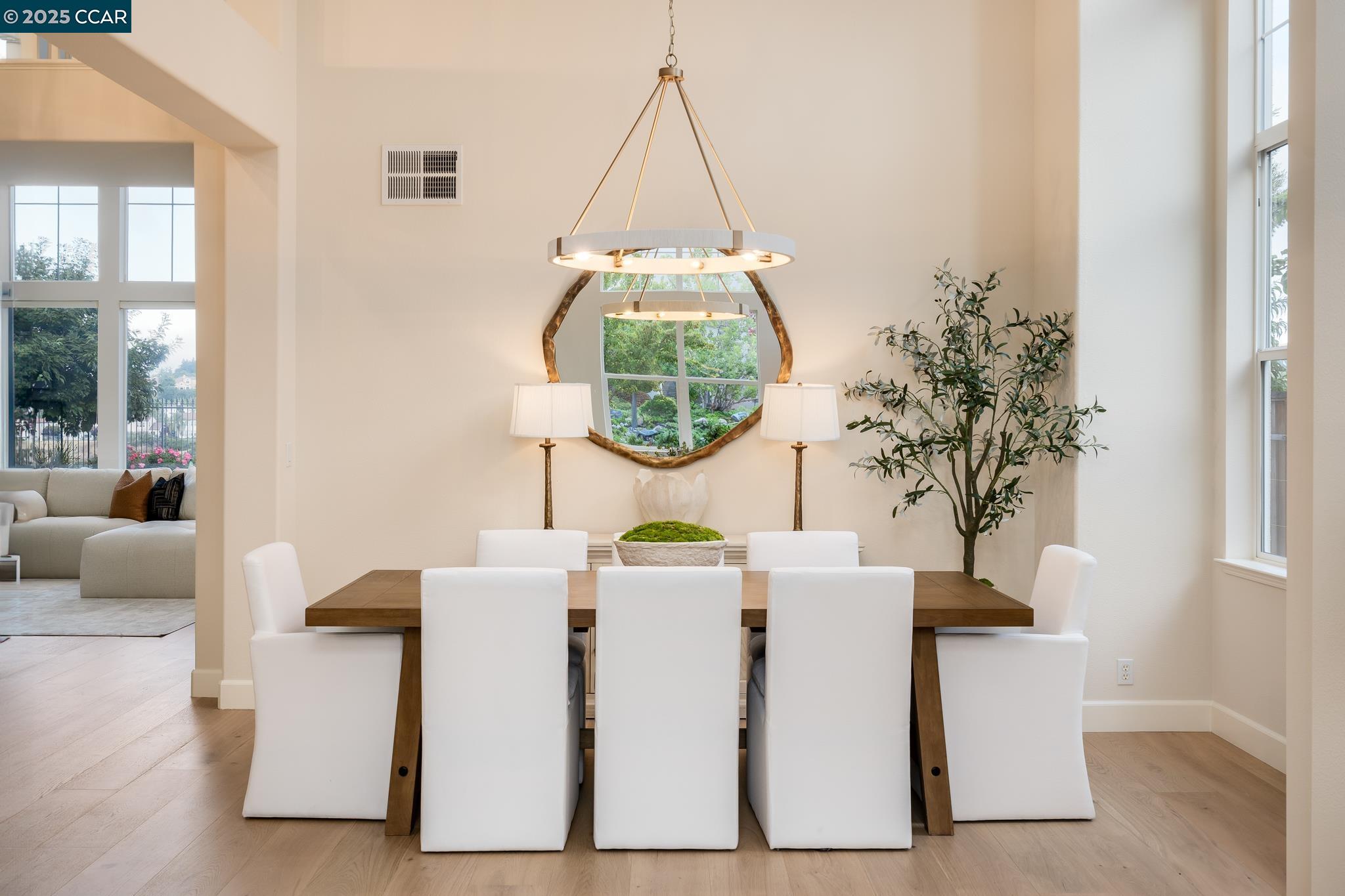 9356 Mediar Dr