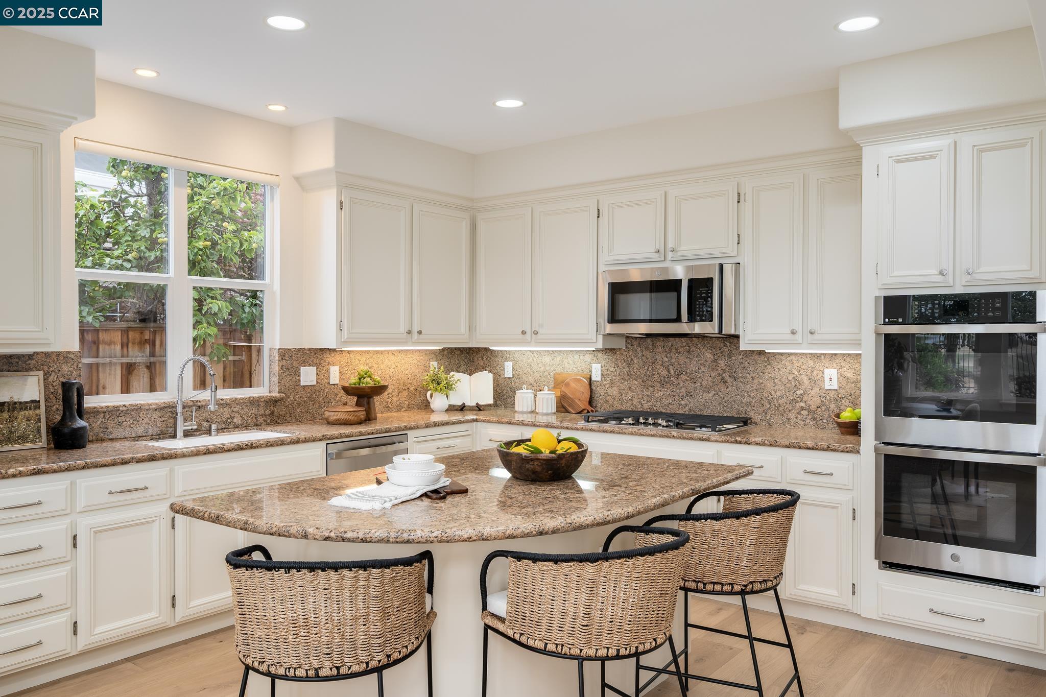 9356 Mediar Dr