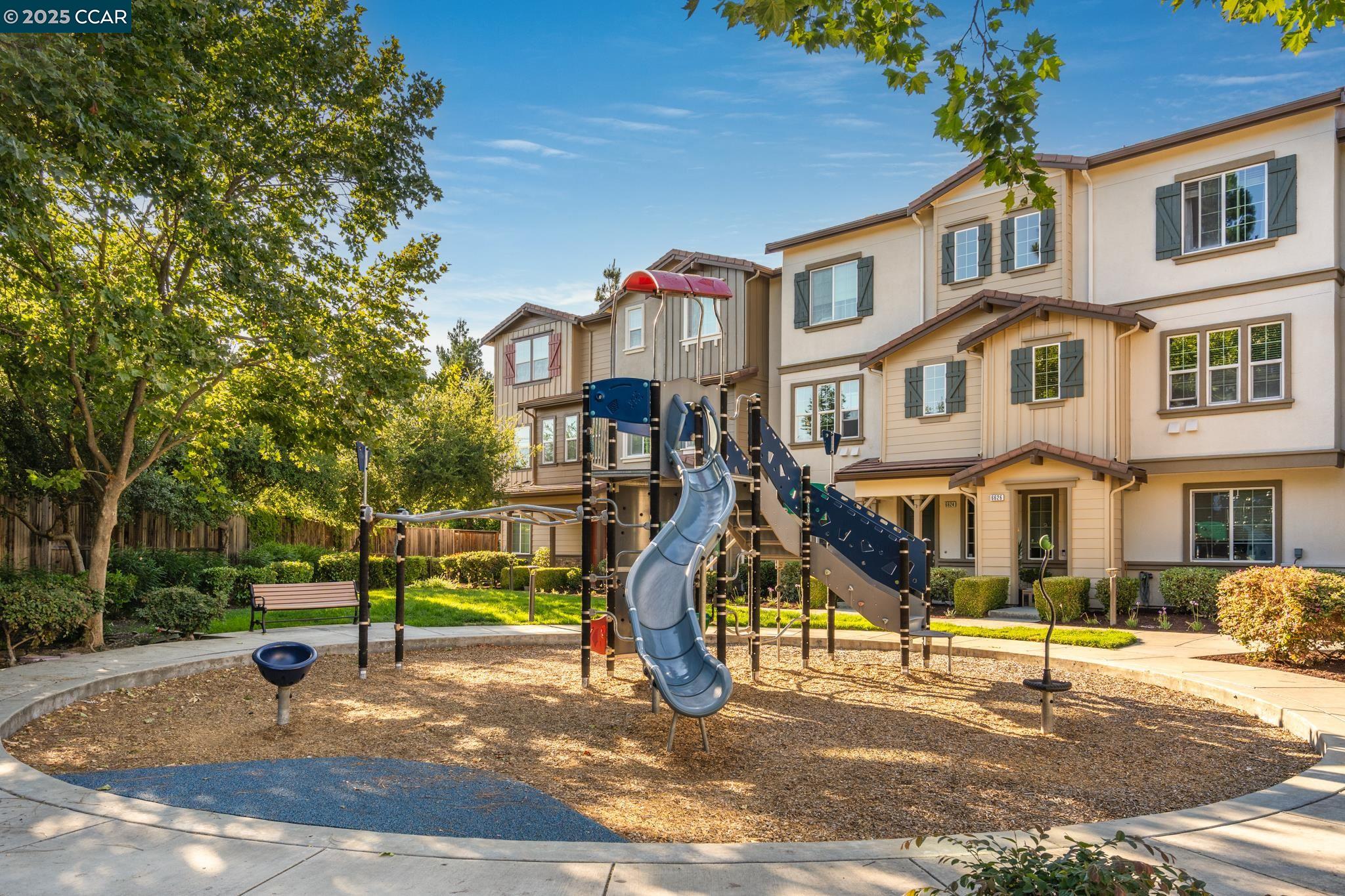 6610 S Mariposa Ln