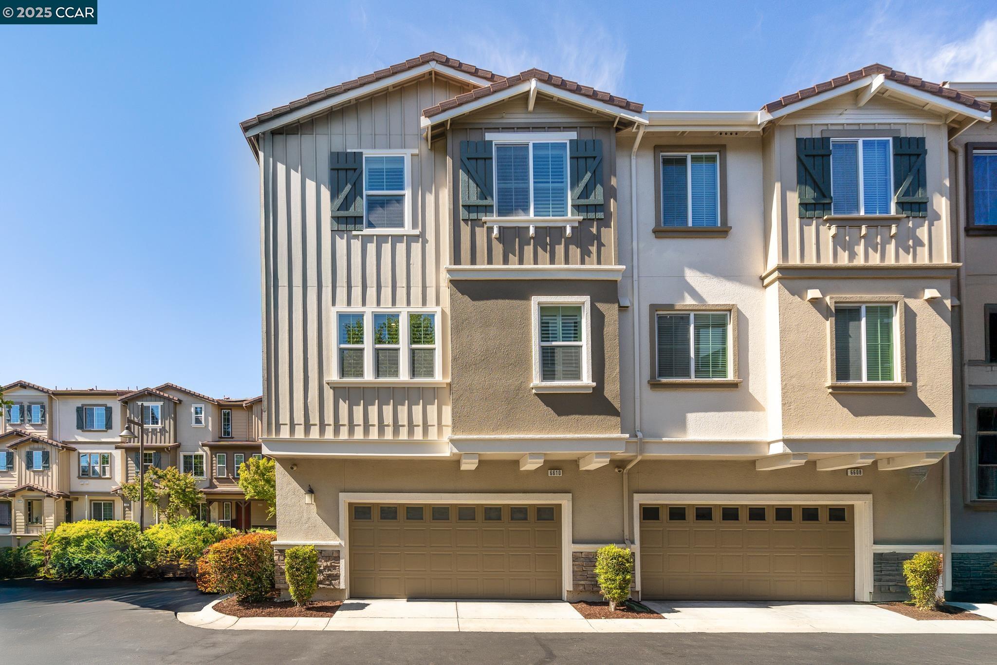 6610 S Mariposa Ln