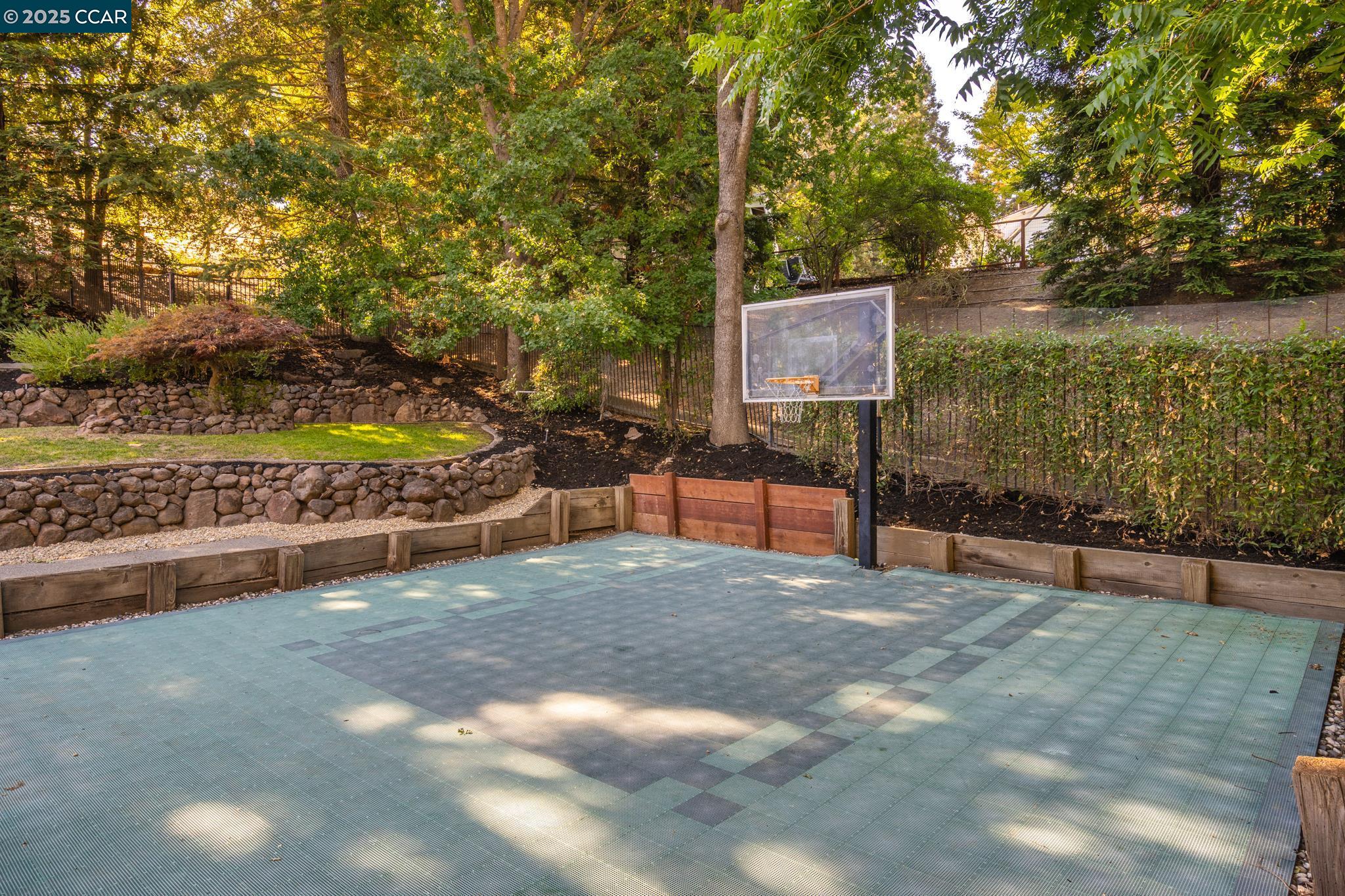 412 Red Wing Dr