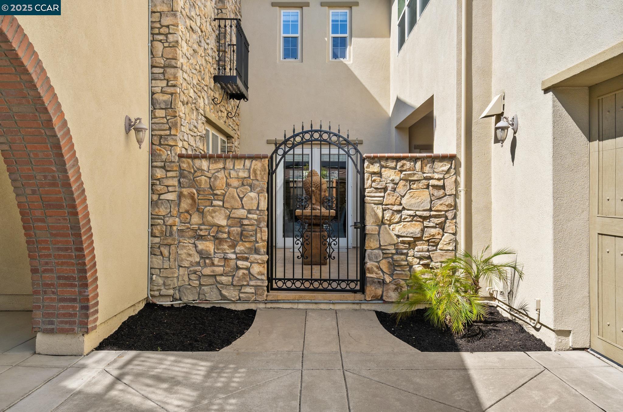 206 Glory Lily Ct