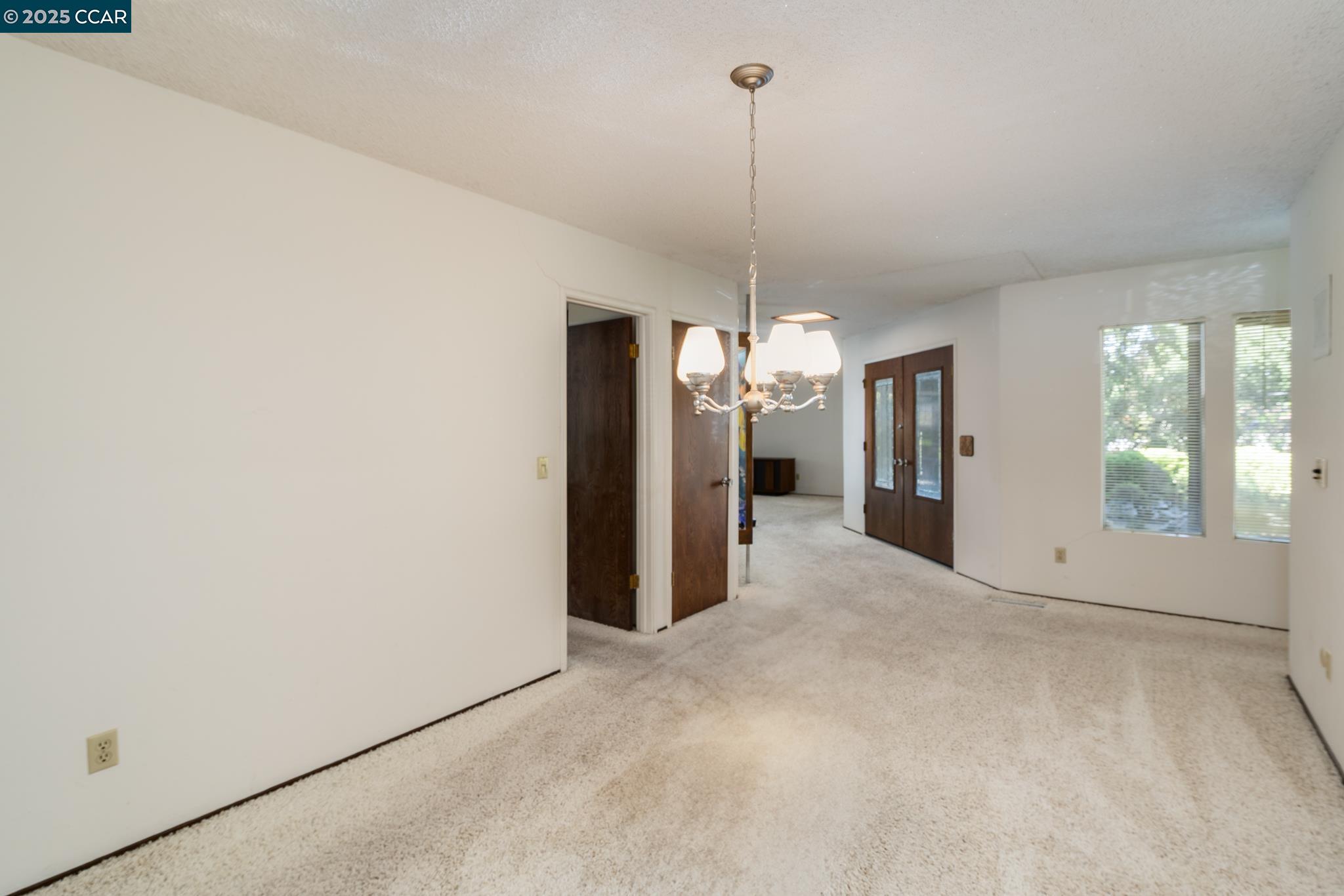 200 Lark Ln