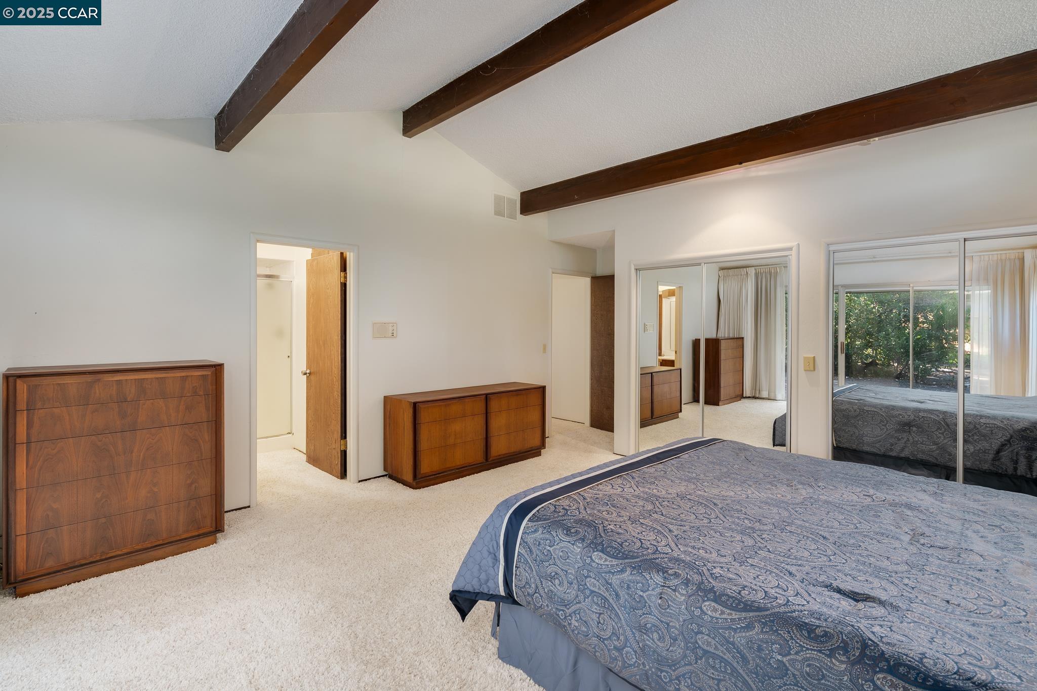 200 Lark Ln