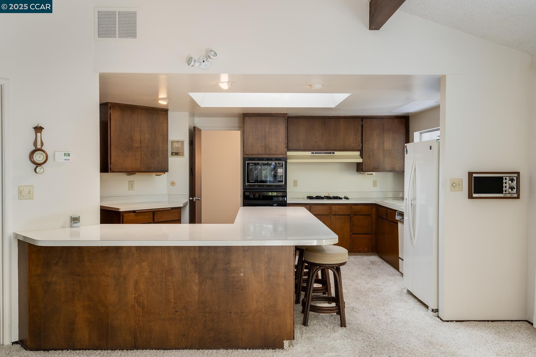 200 Lark Ln