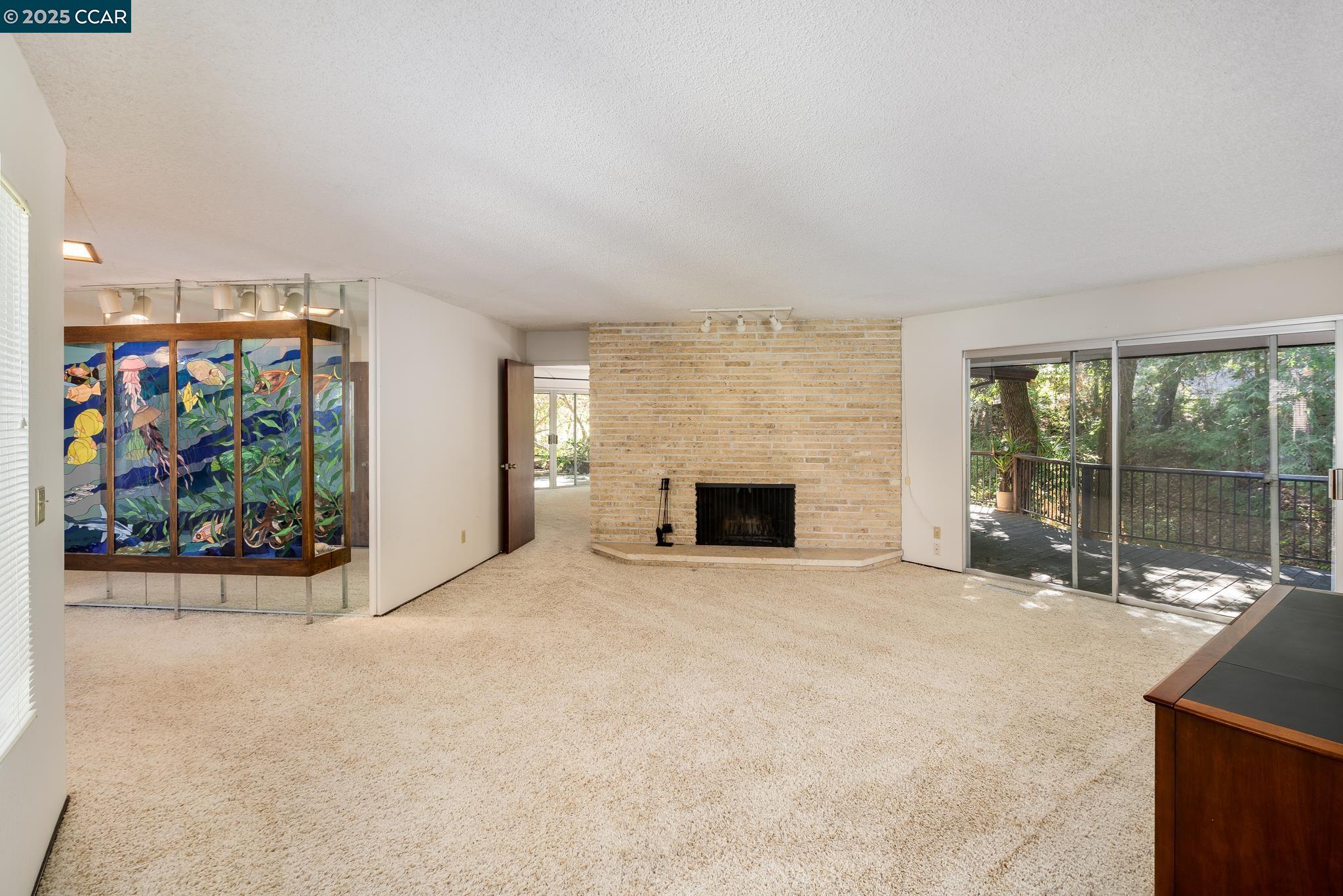 200 Lark Ln