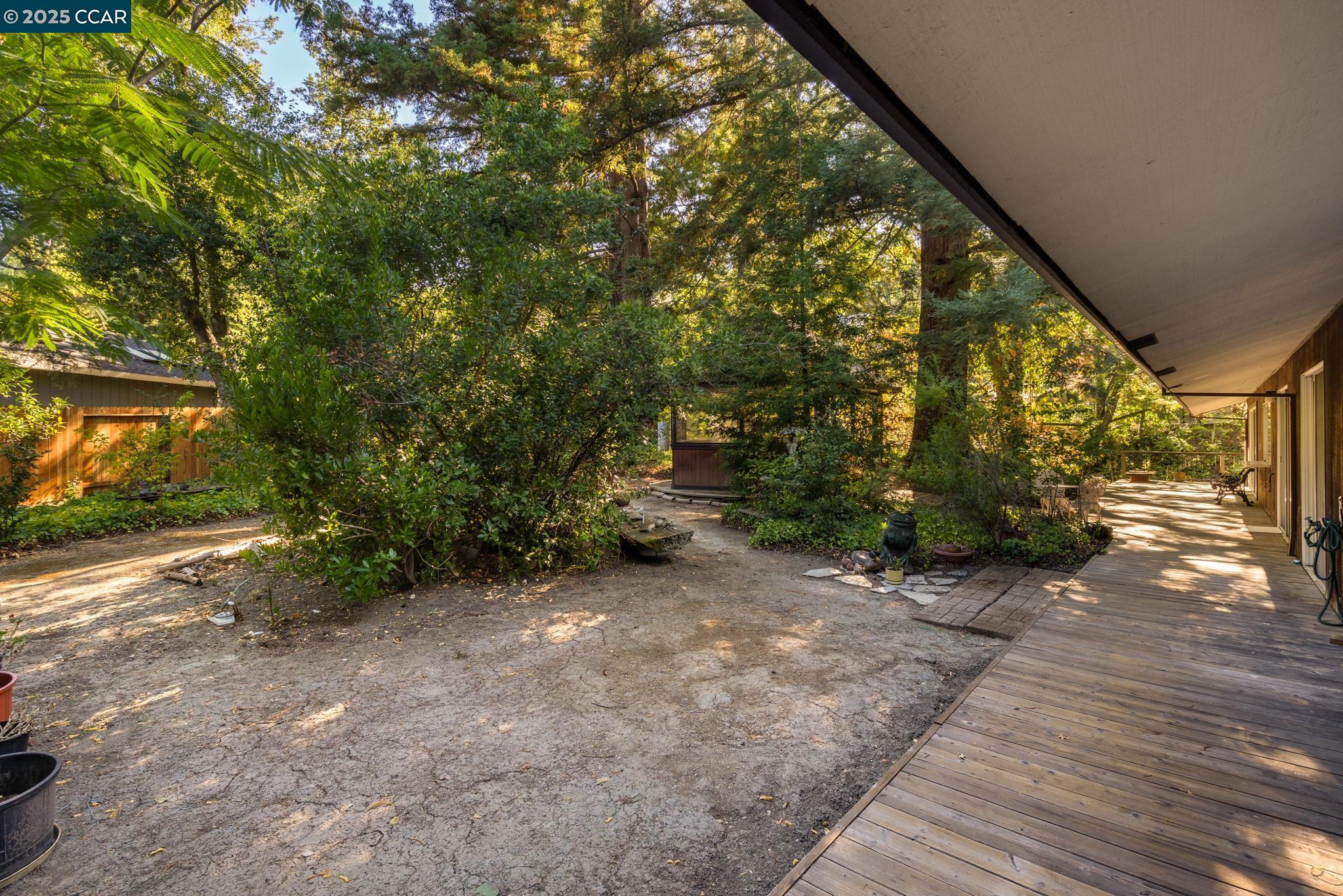 200 Lark Ln