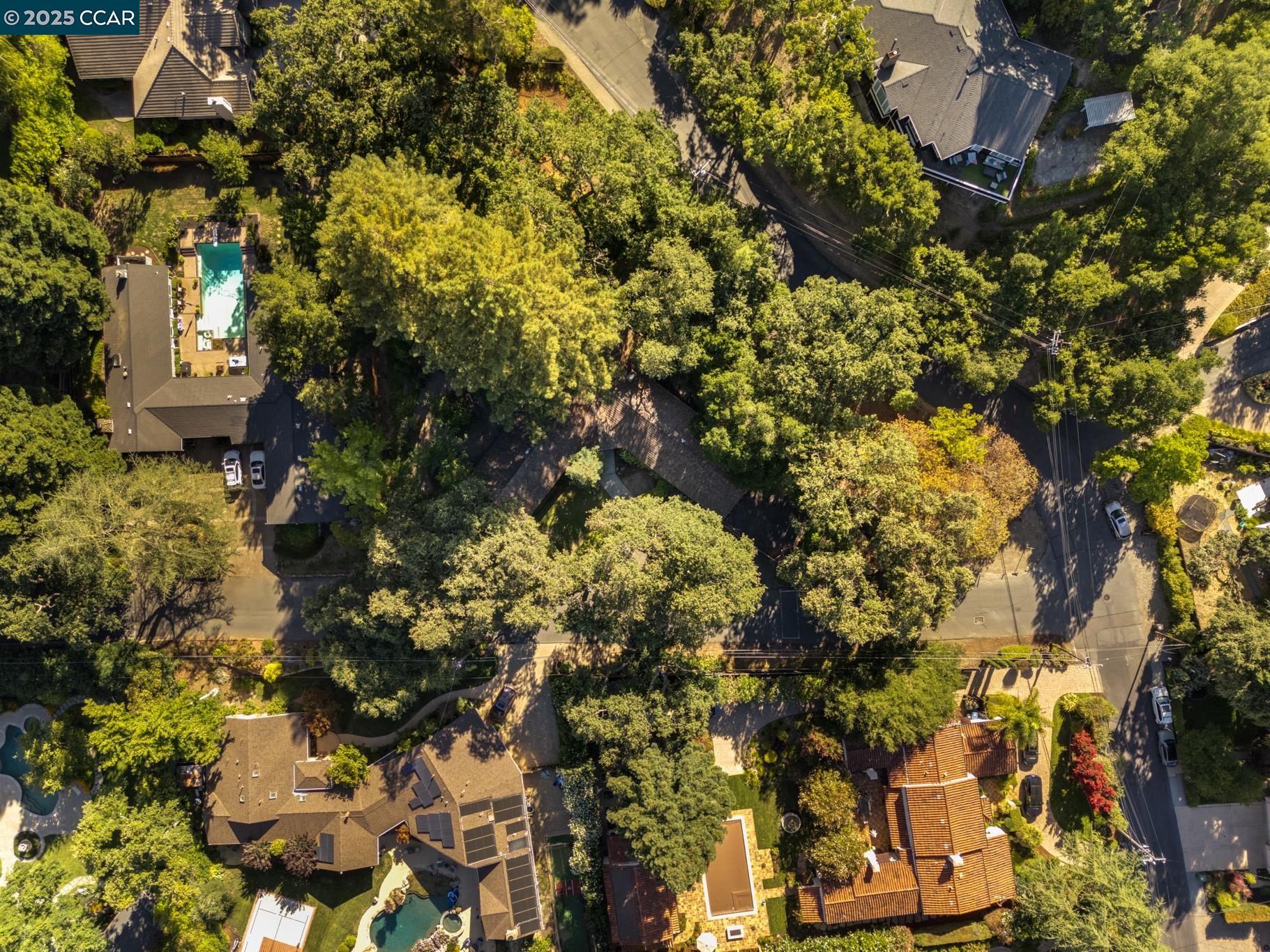 200 Lark Ln