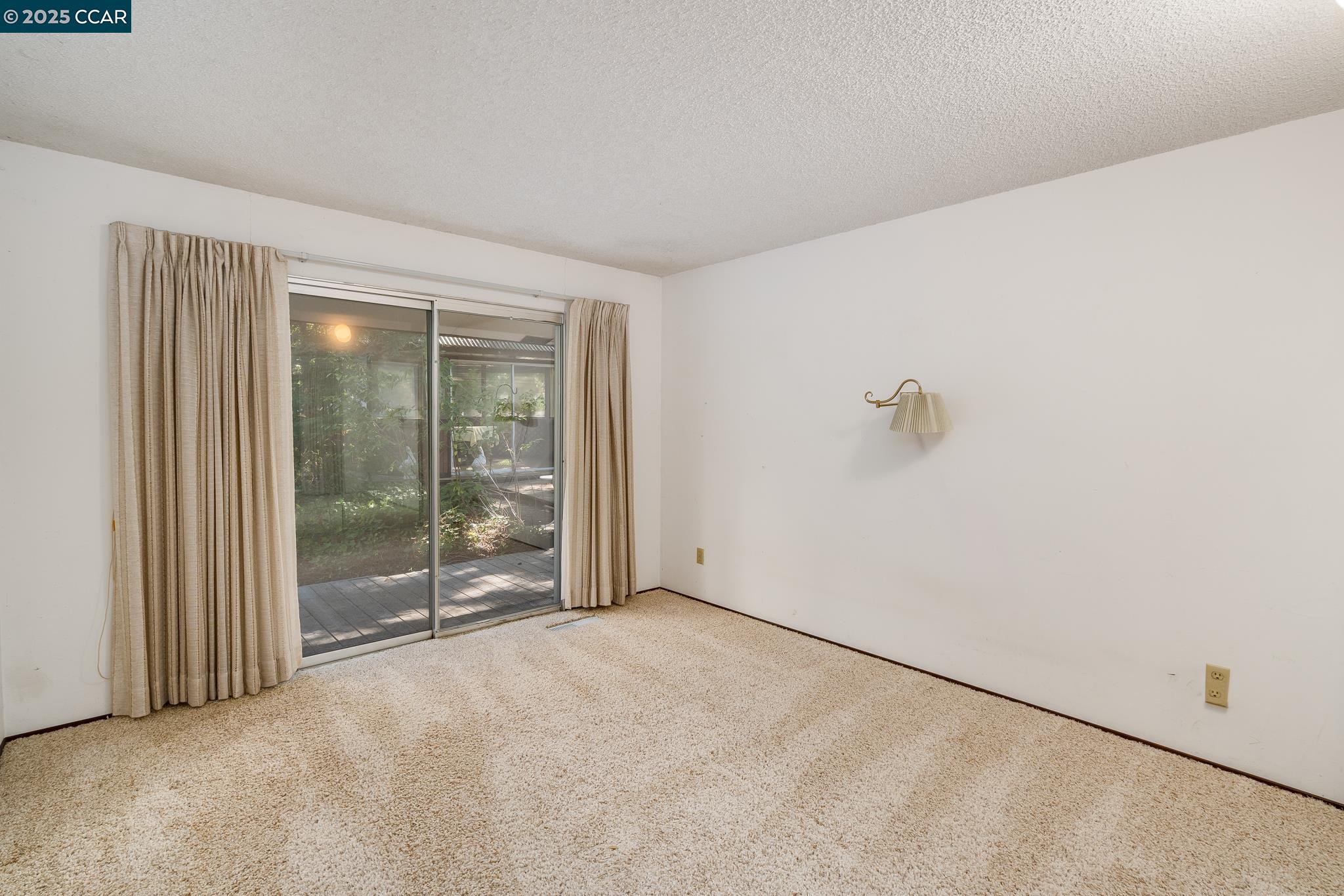 200 Lark Ln