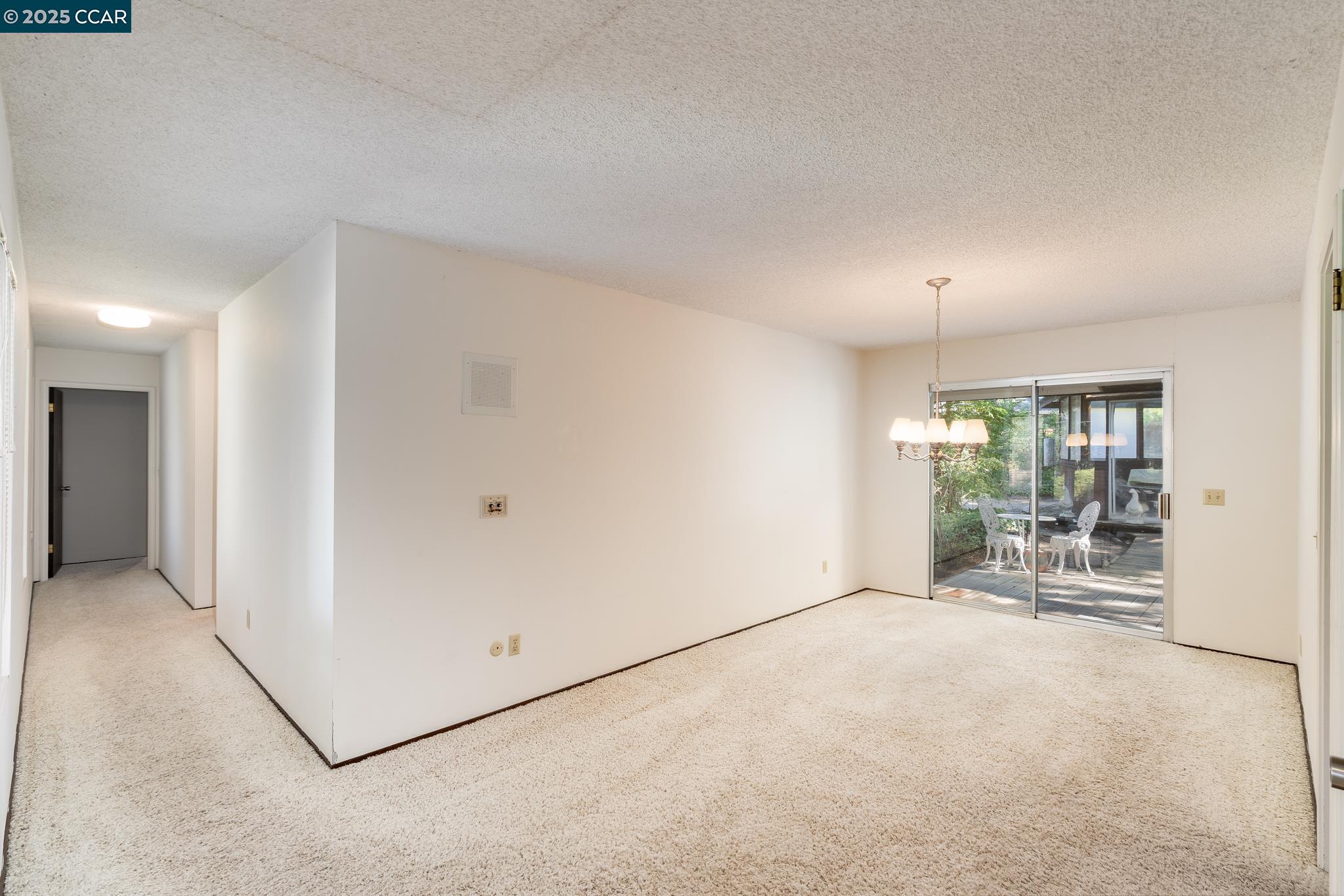 200 Lark Ln
