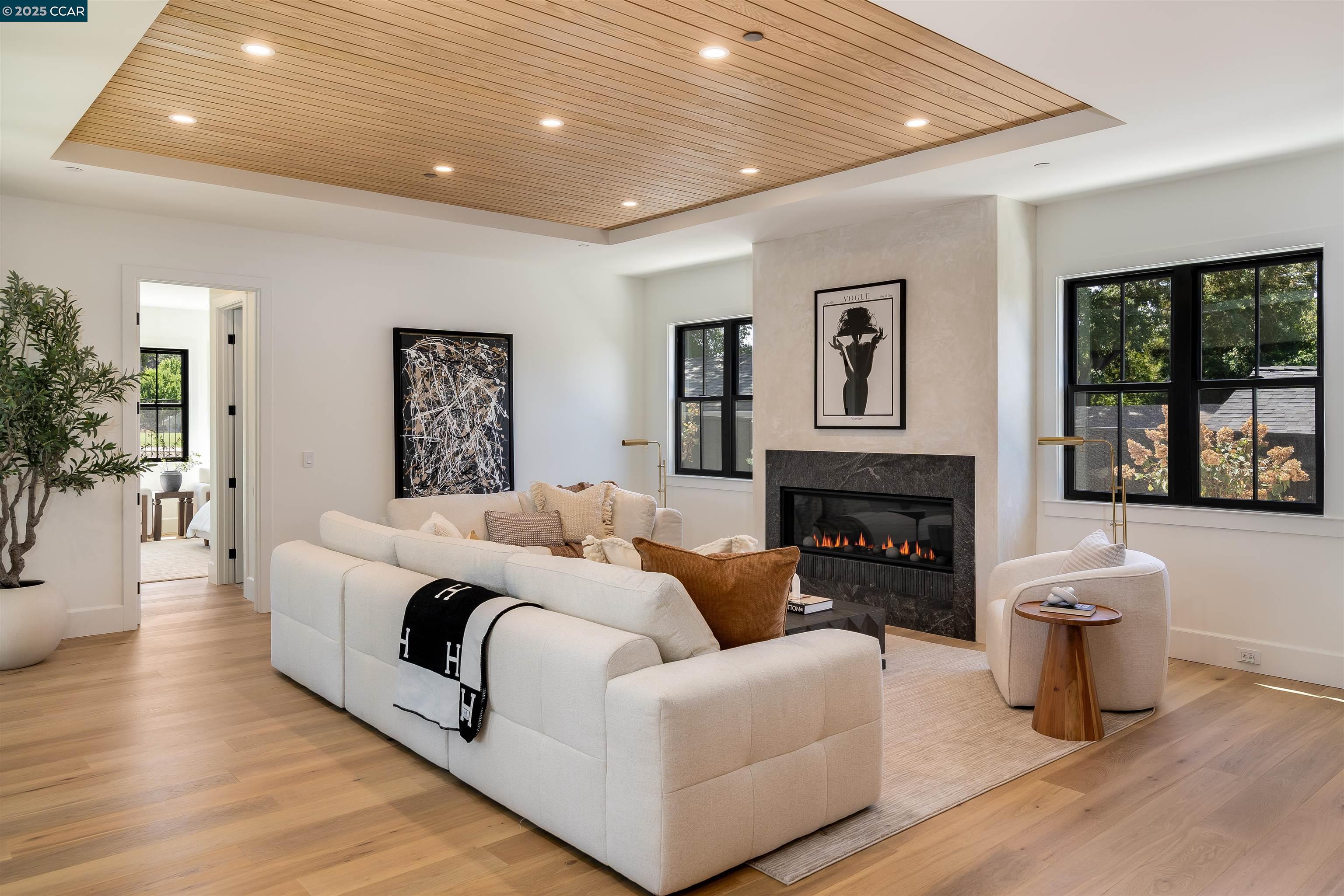 238 Cameo Dr
