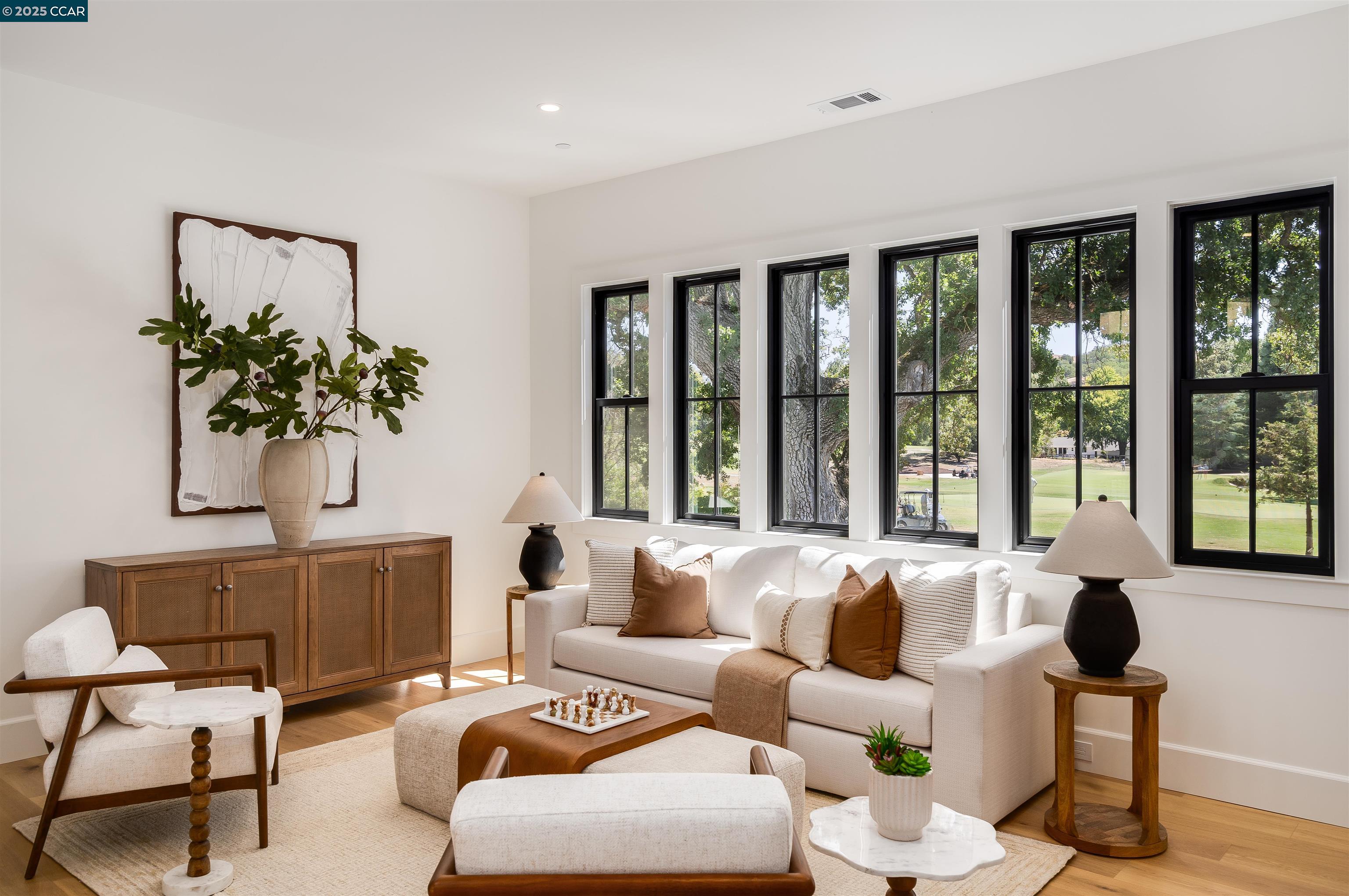 238 Cameo Dr