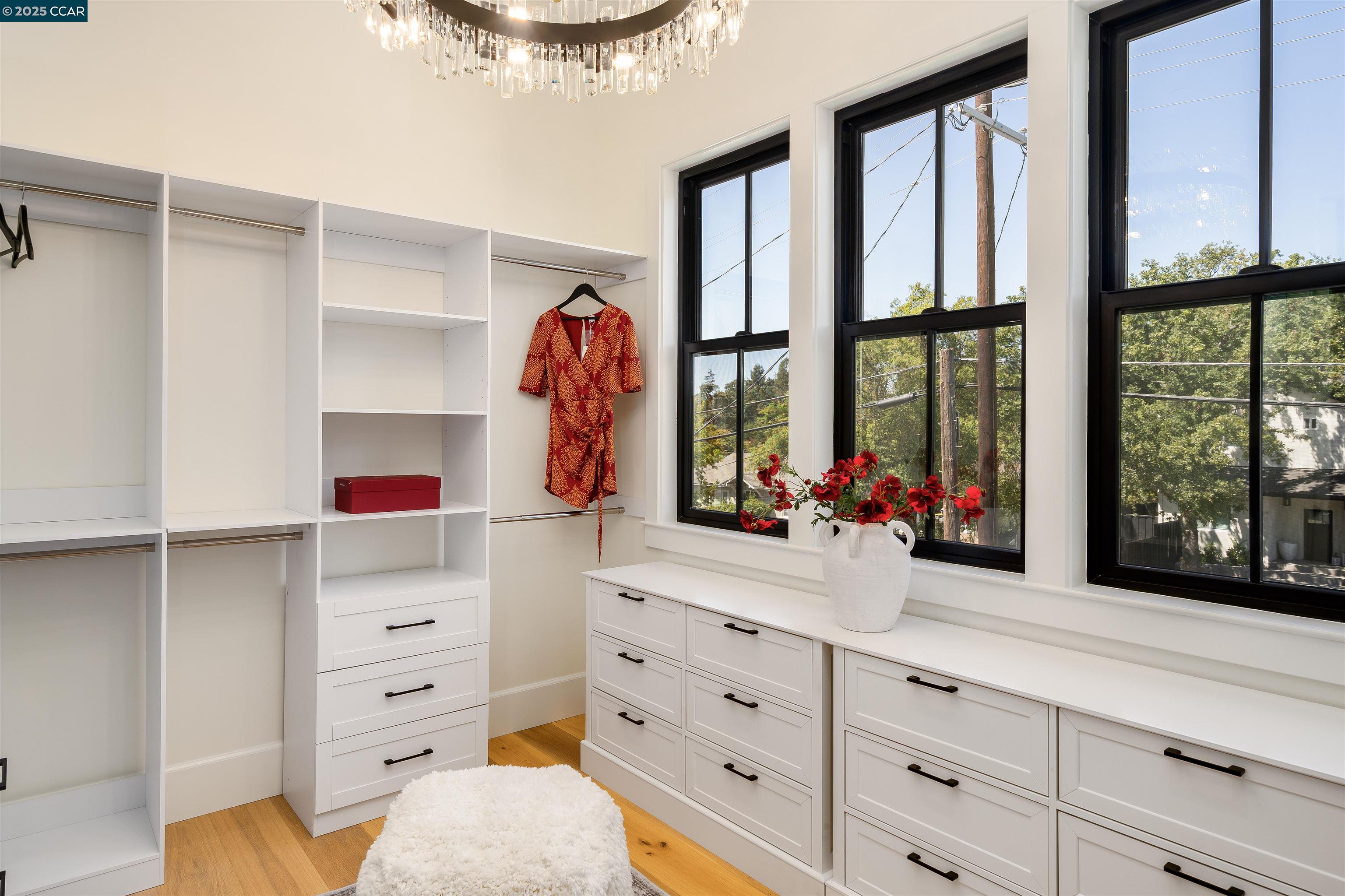 238 Cameo Dr