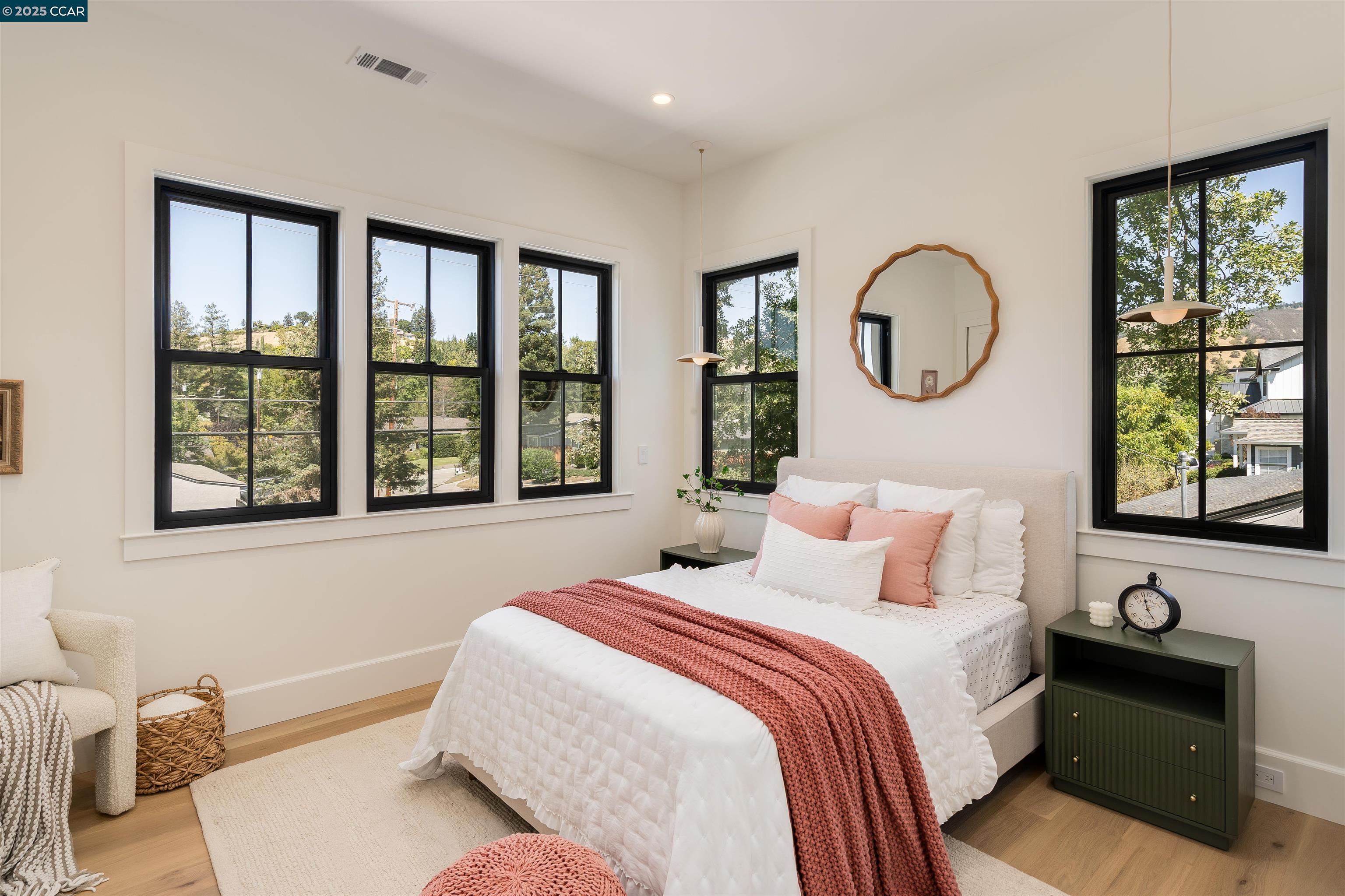 238 Cameo Dr