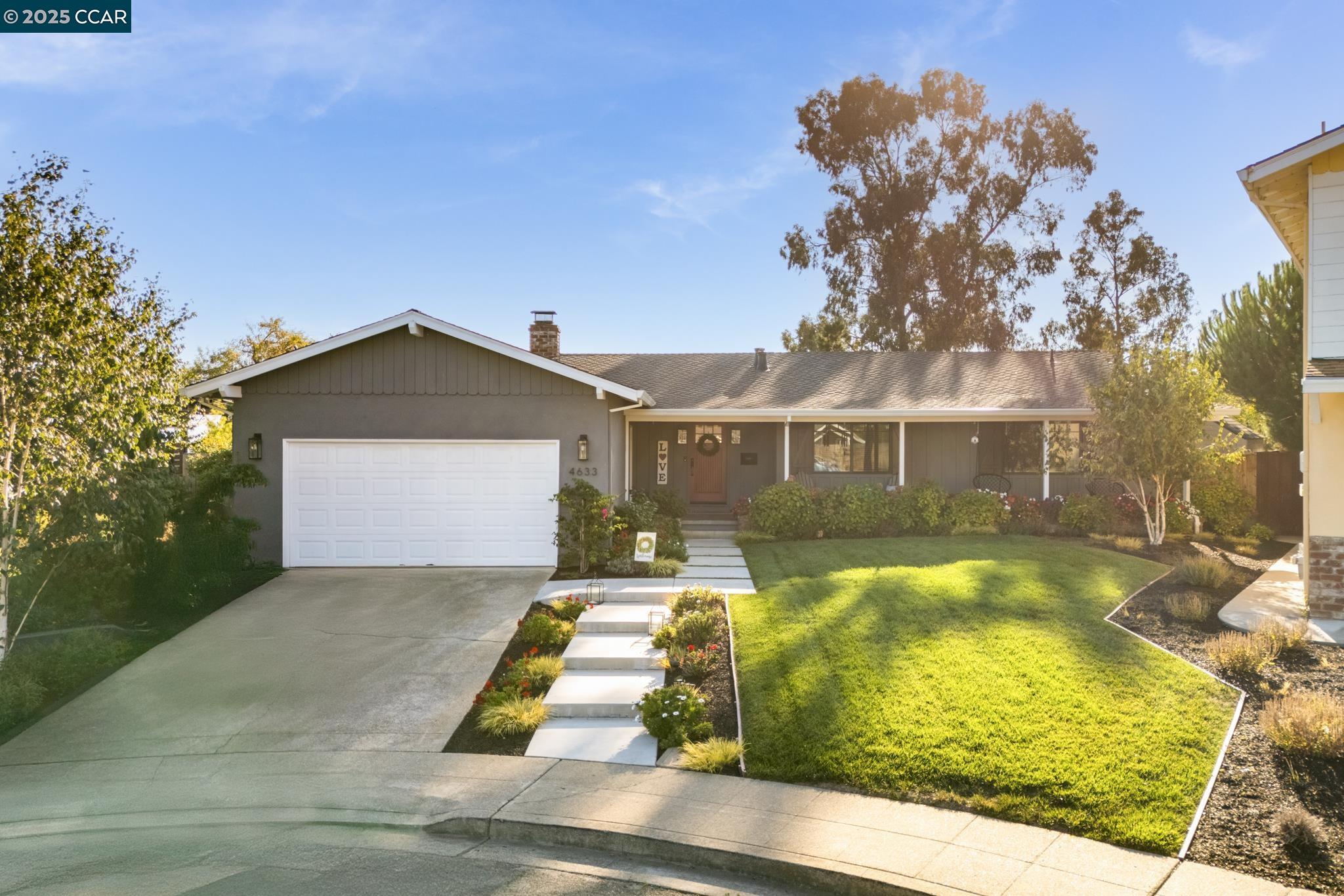 4633 Lockridge Way
