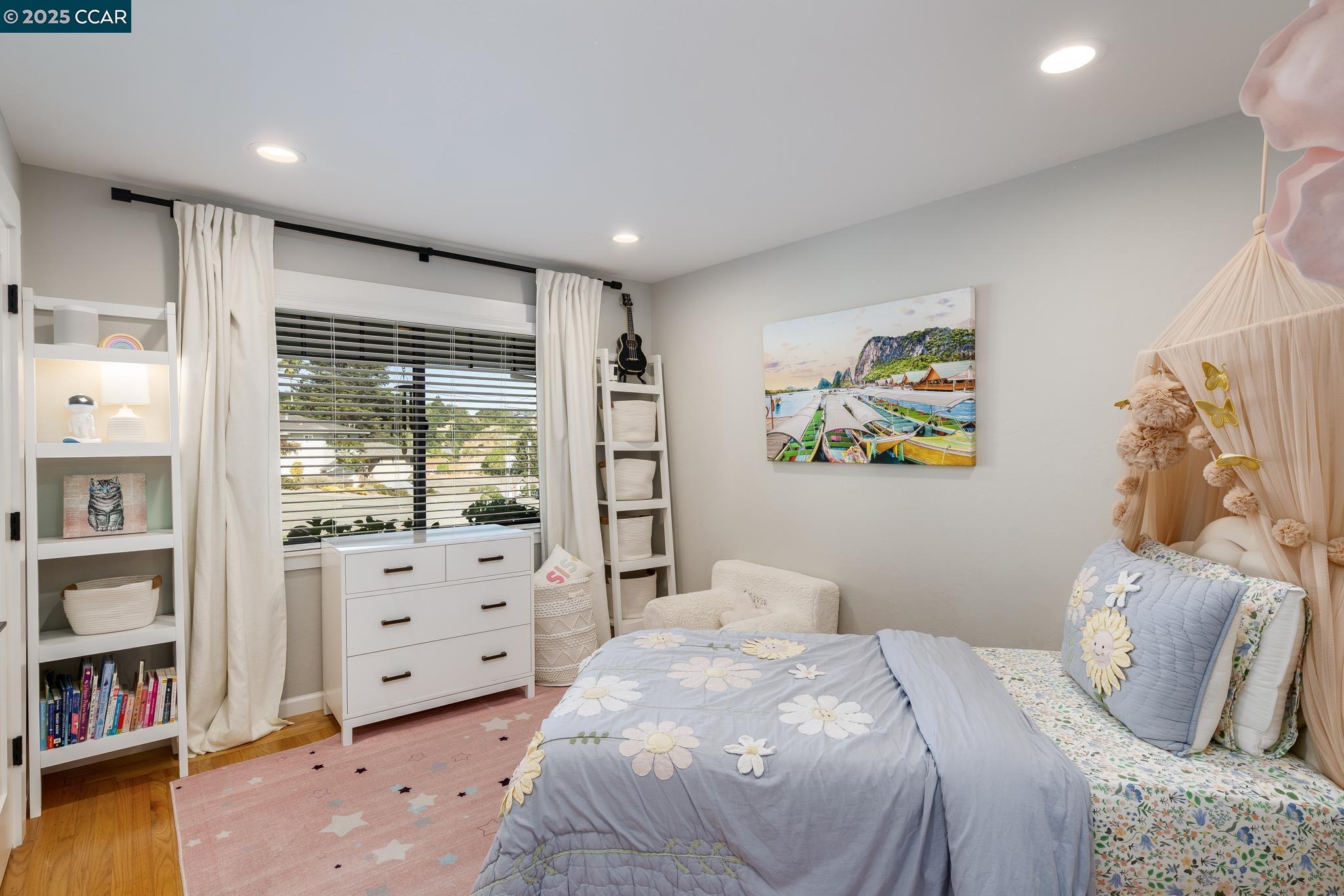 4633 Lockridge Way
