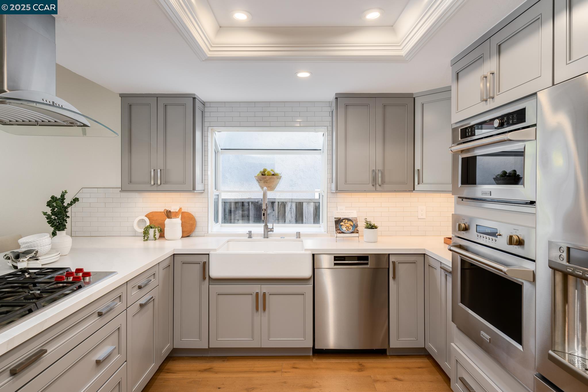 576 Santander Dr