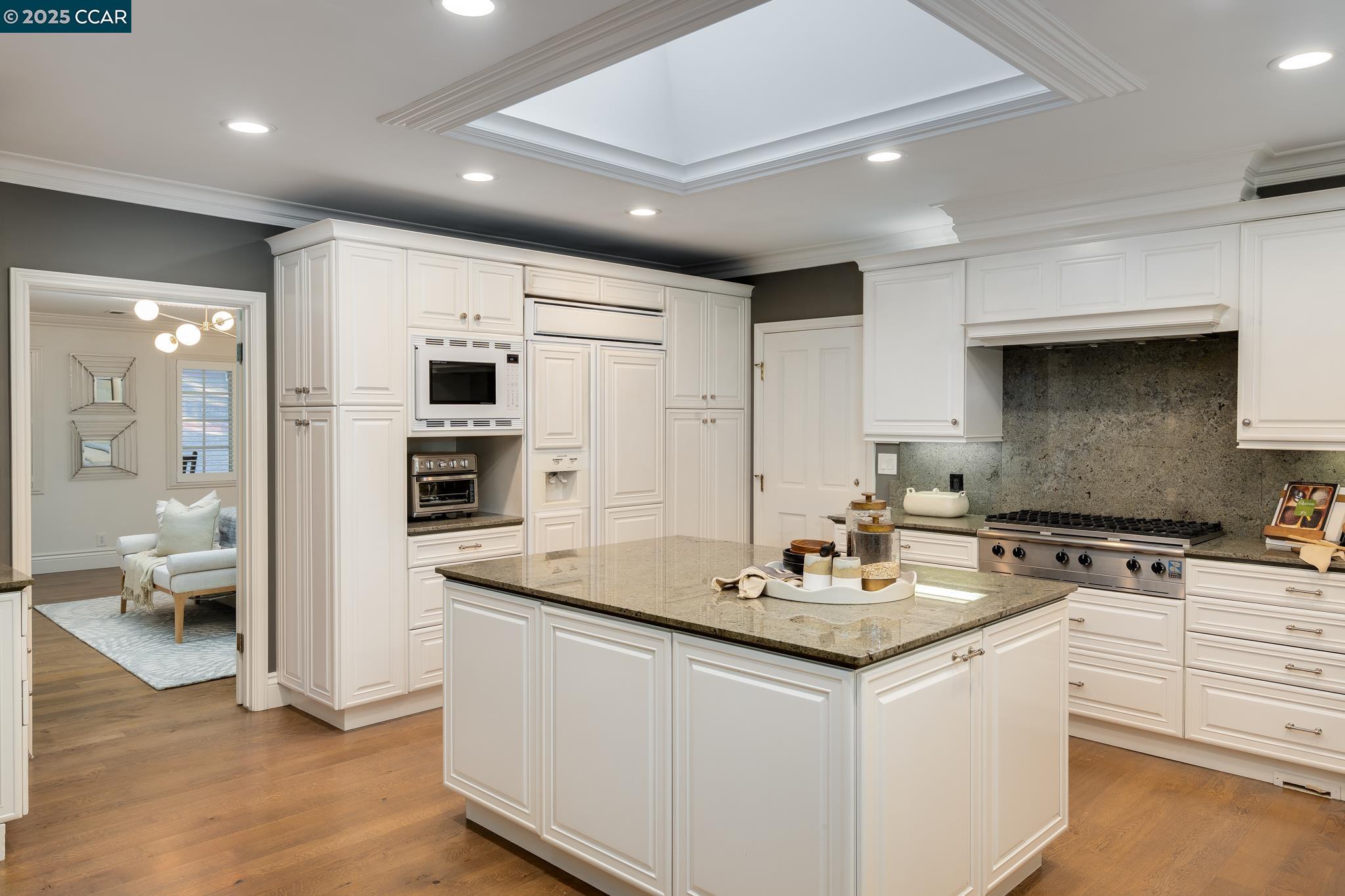 27 Squire Ct