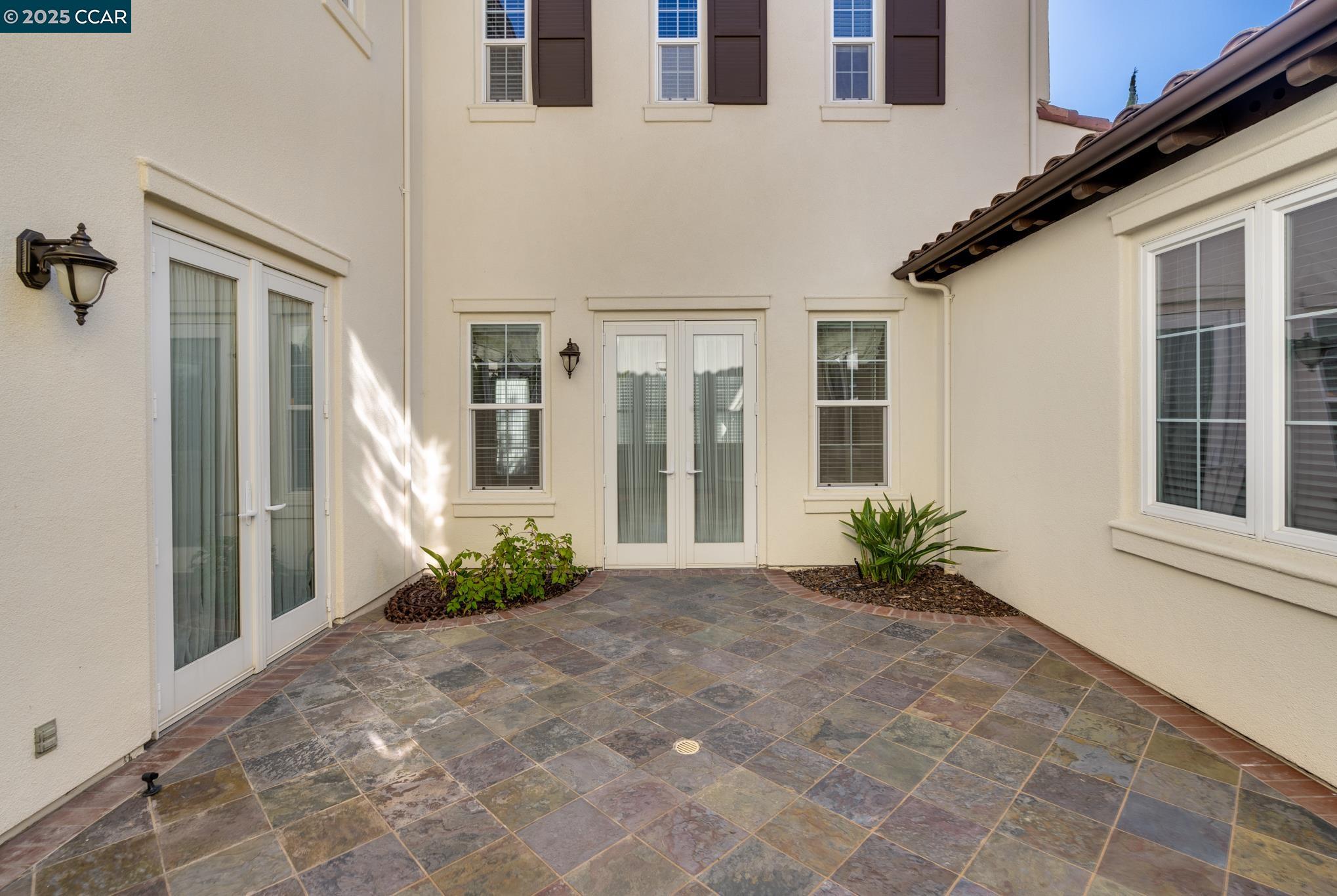 2240 Britannia Dr