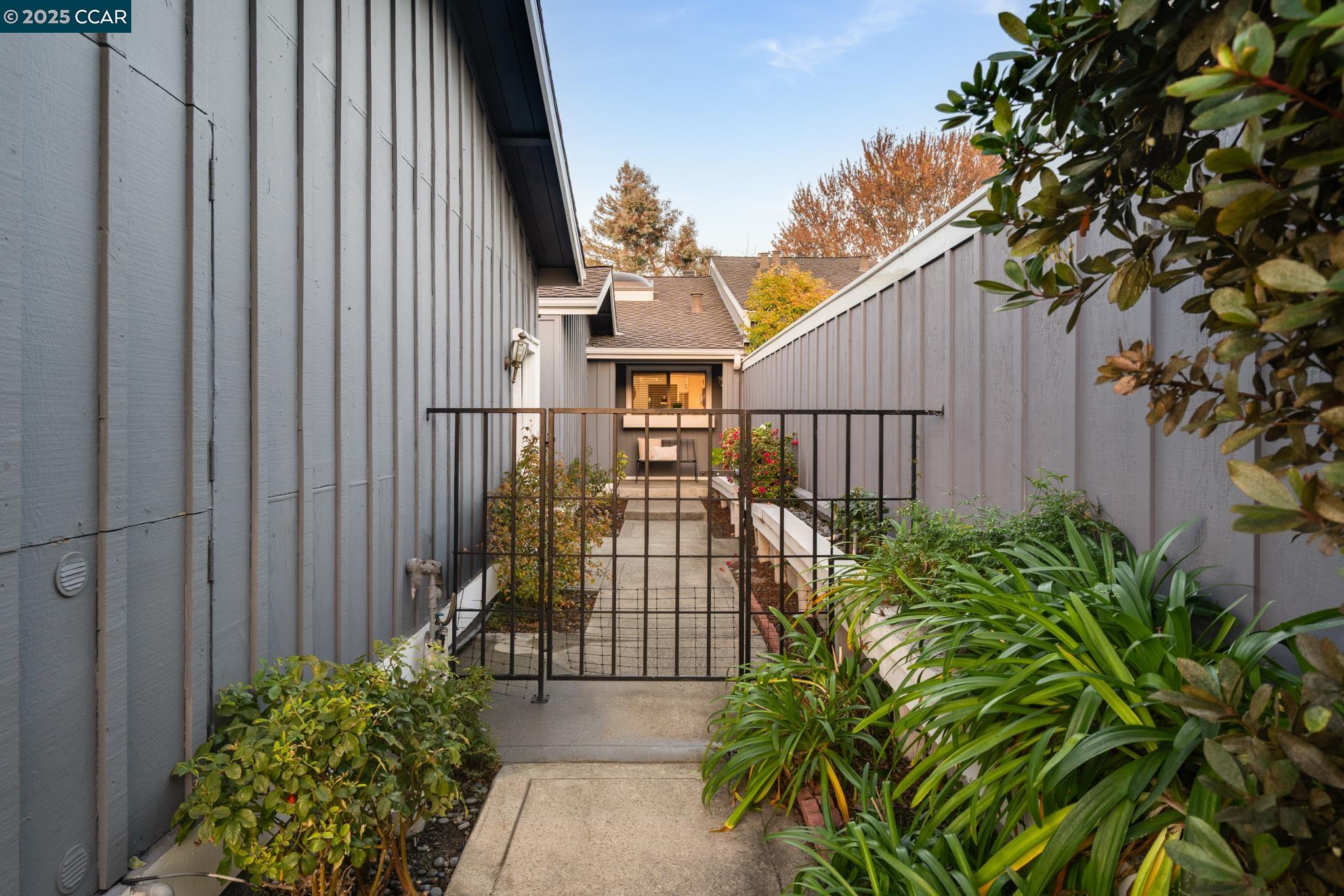 1942 Rancho Verde Circle E