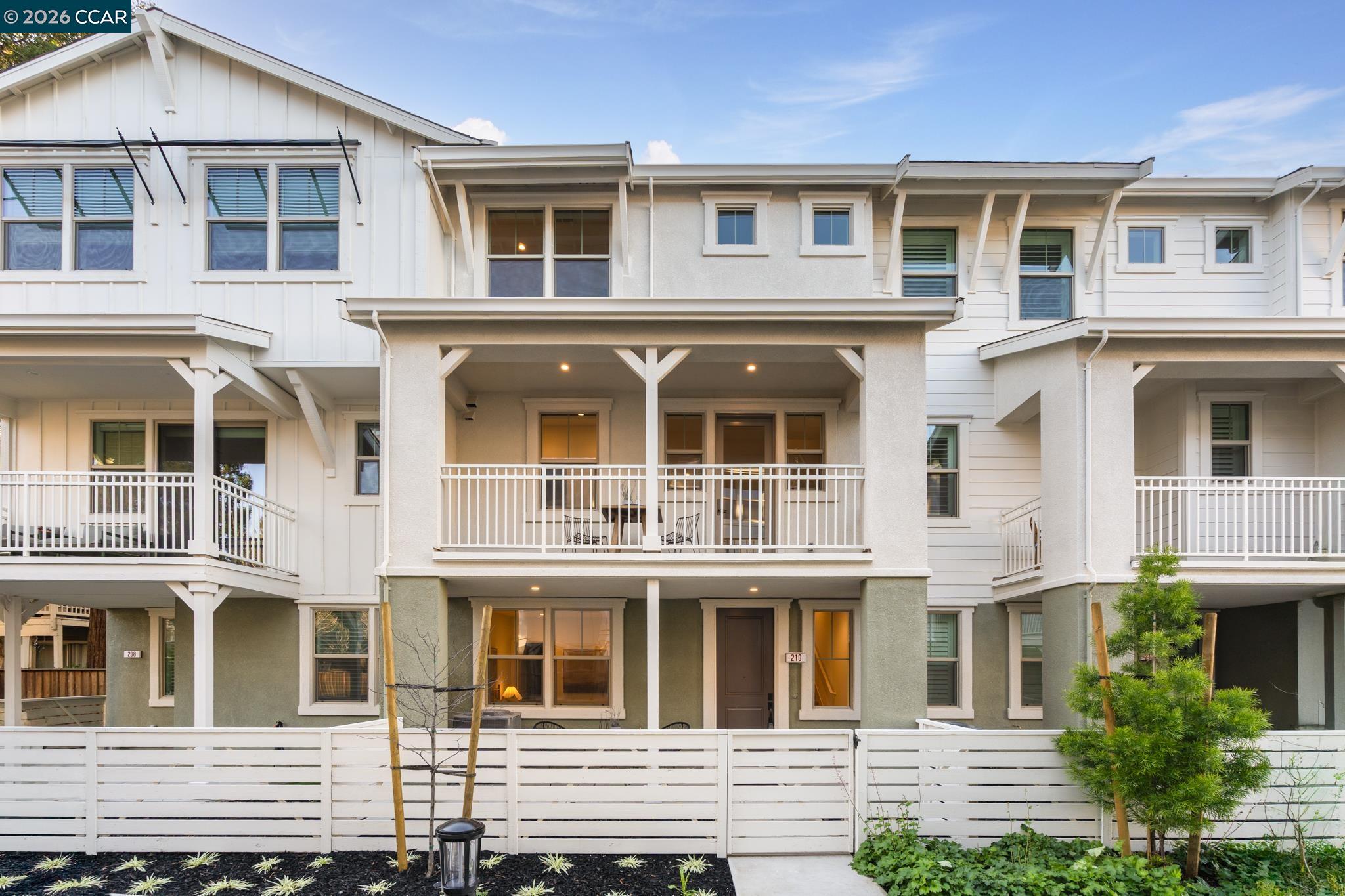 210 Oak Circle